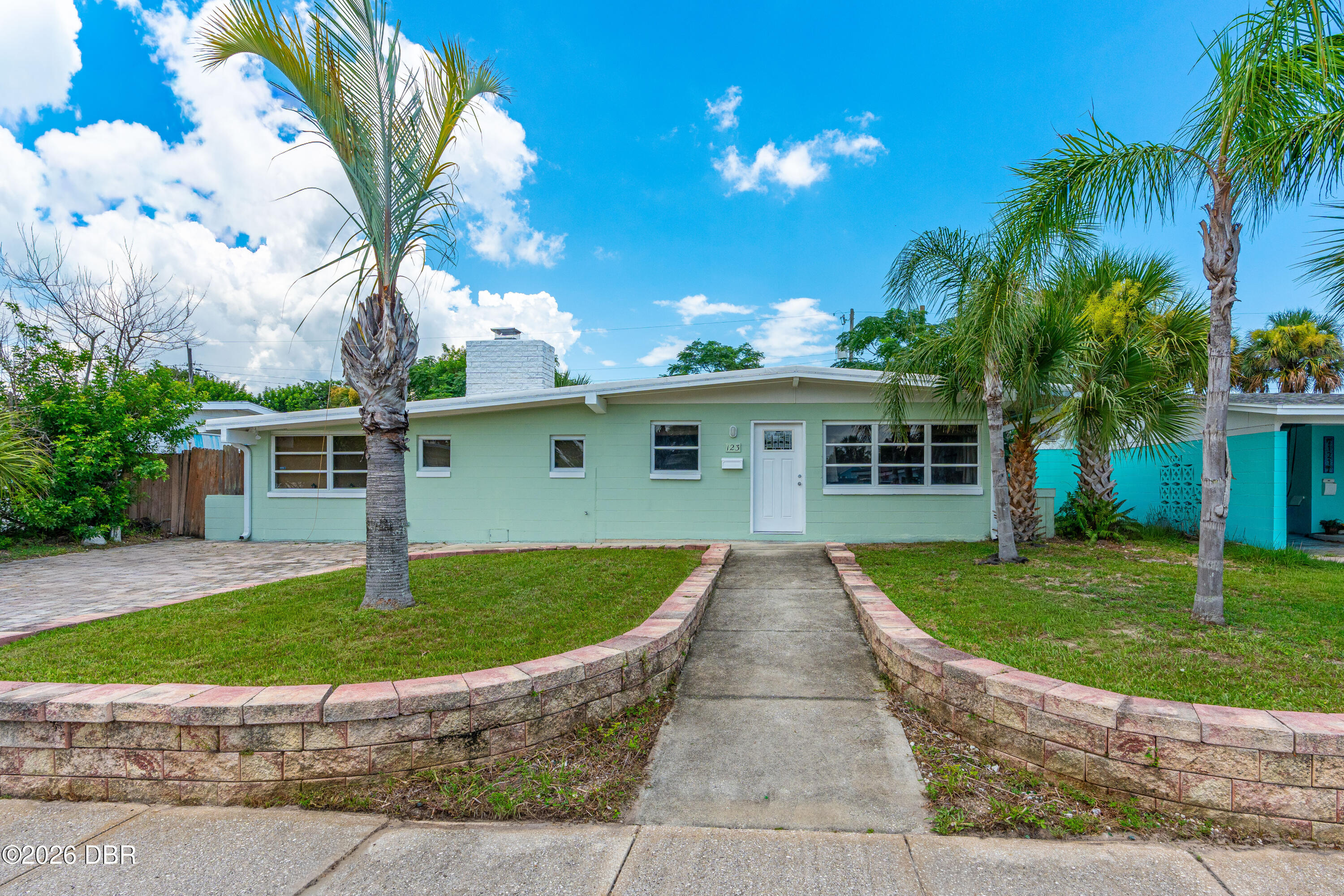 123 Essex Drive