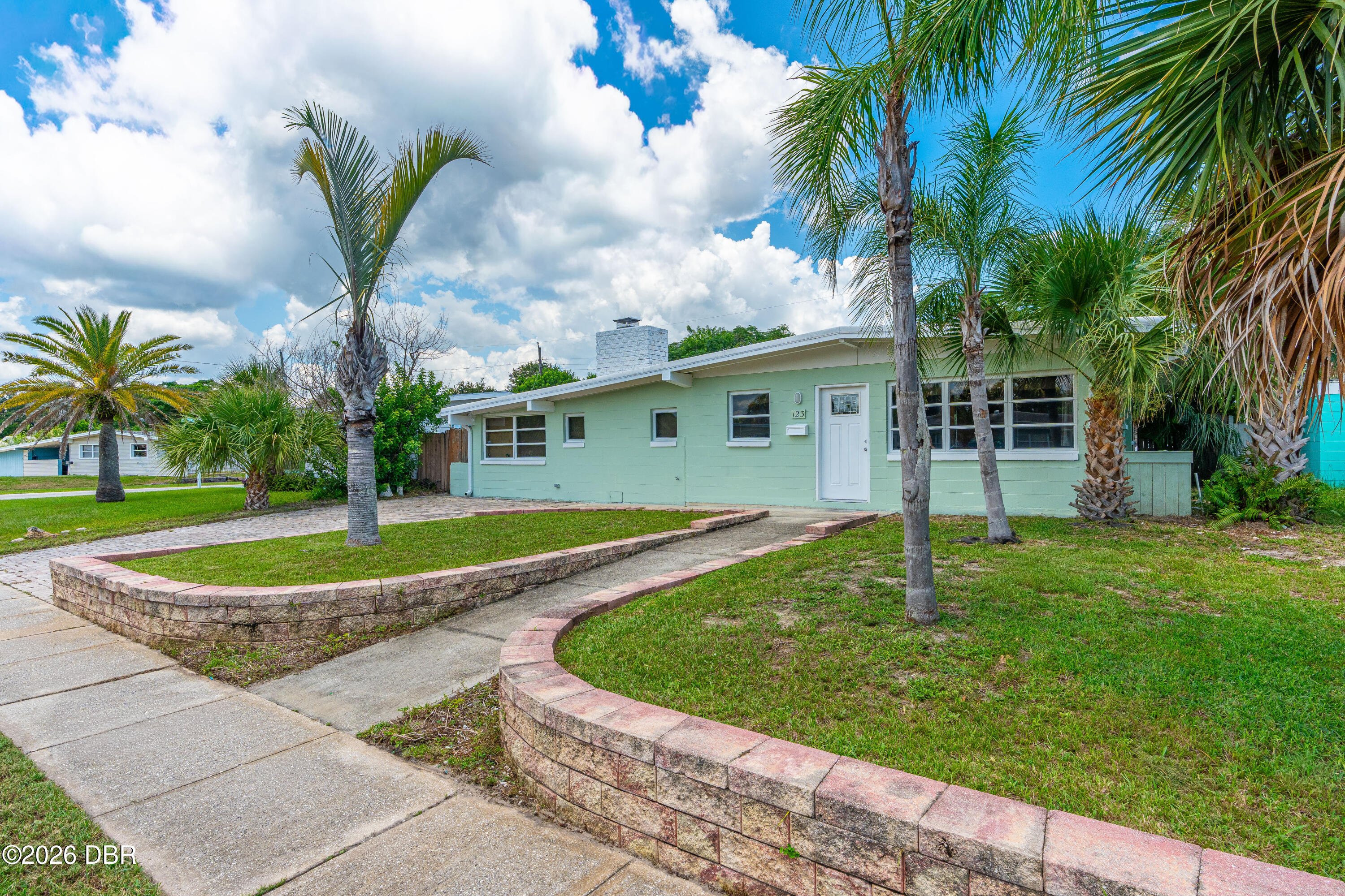 123 Essex Drive