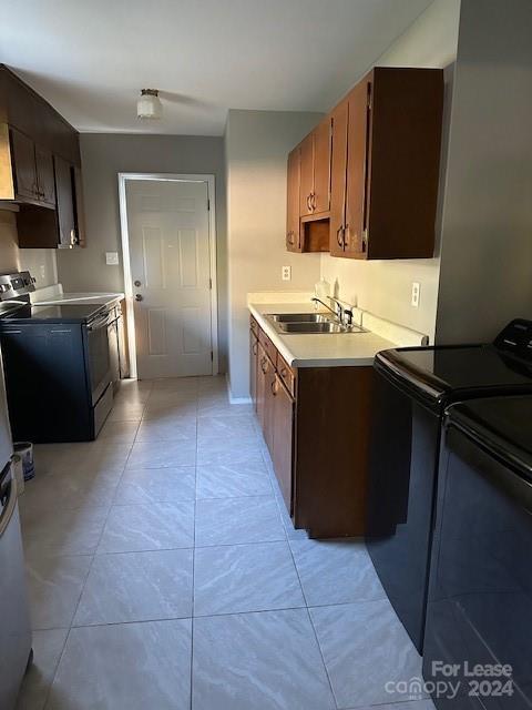 2019 Holly Street