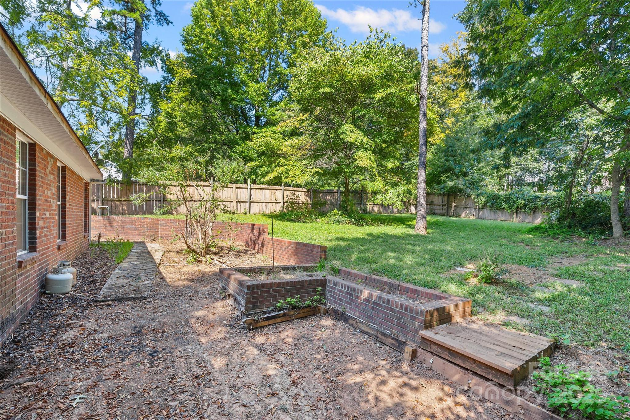 15901 Lawyers Road