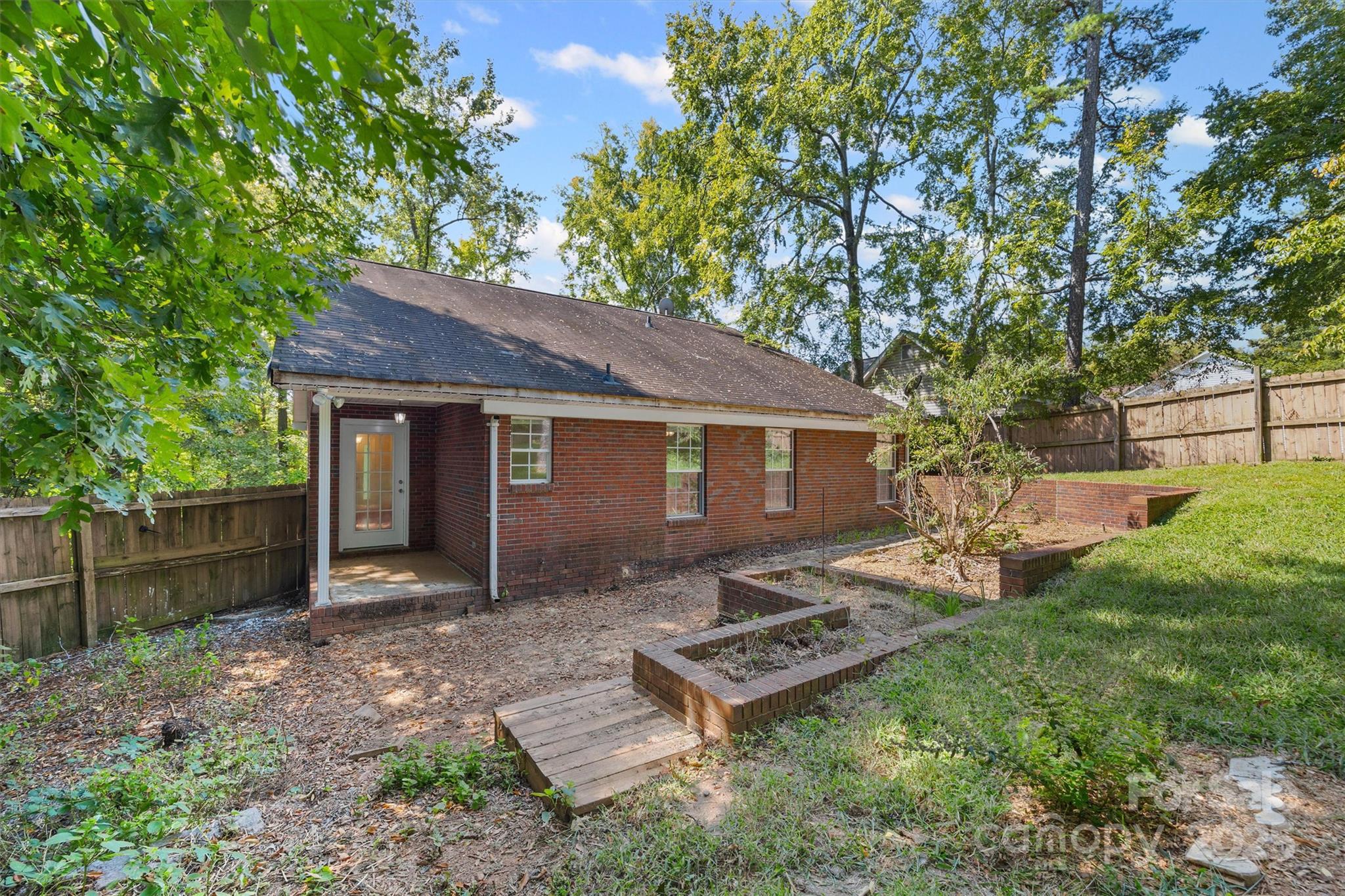 15901 Lawyers Road