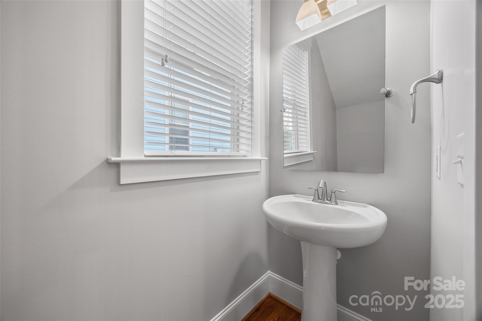 958 Herrons Ferry Road