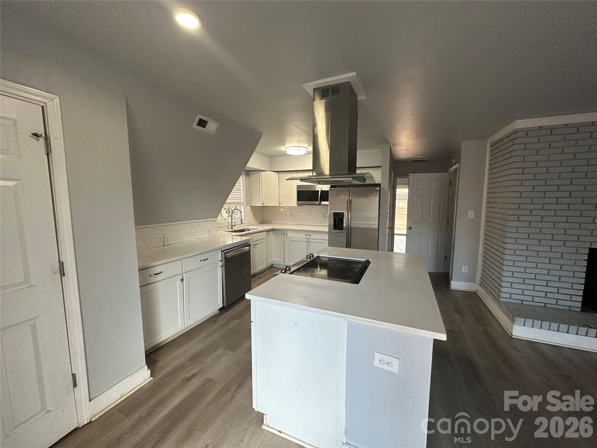 614 Sunnybrook Drive