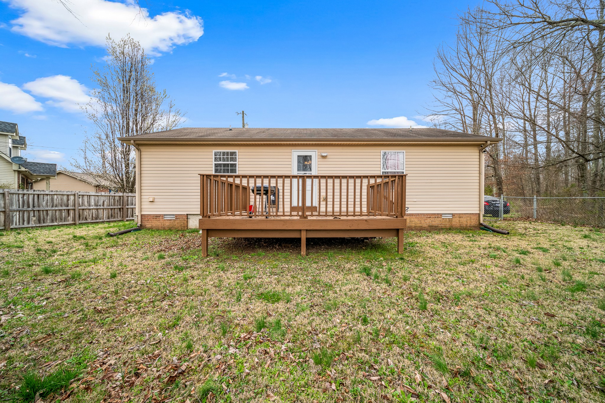 734 Noble Dr