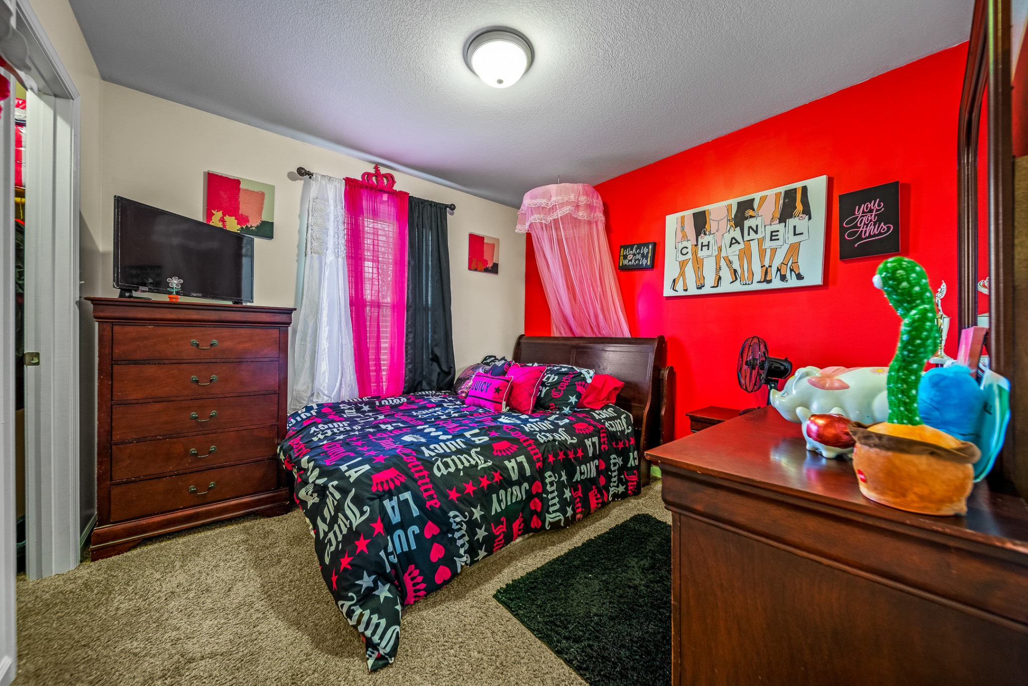 734 Noble Dr
