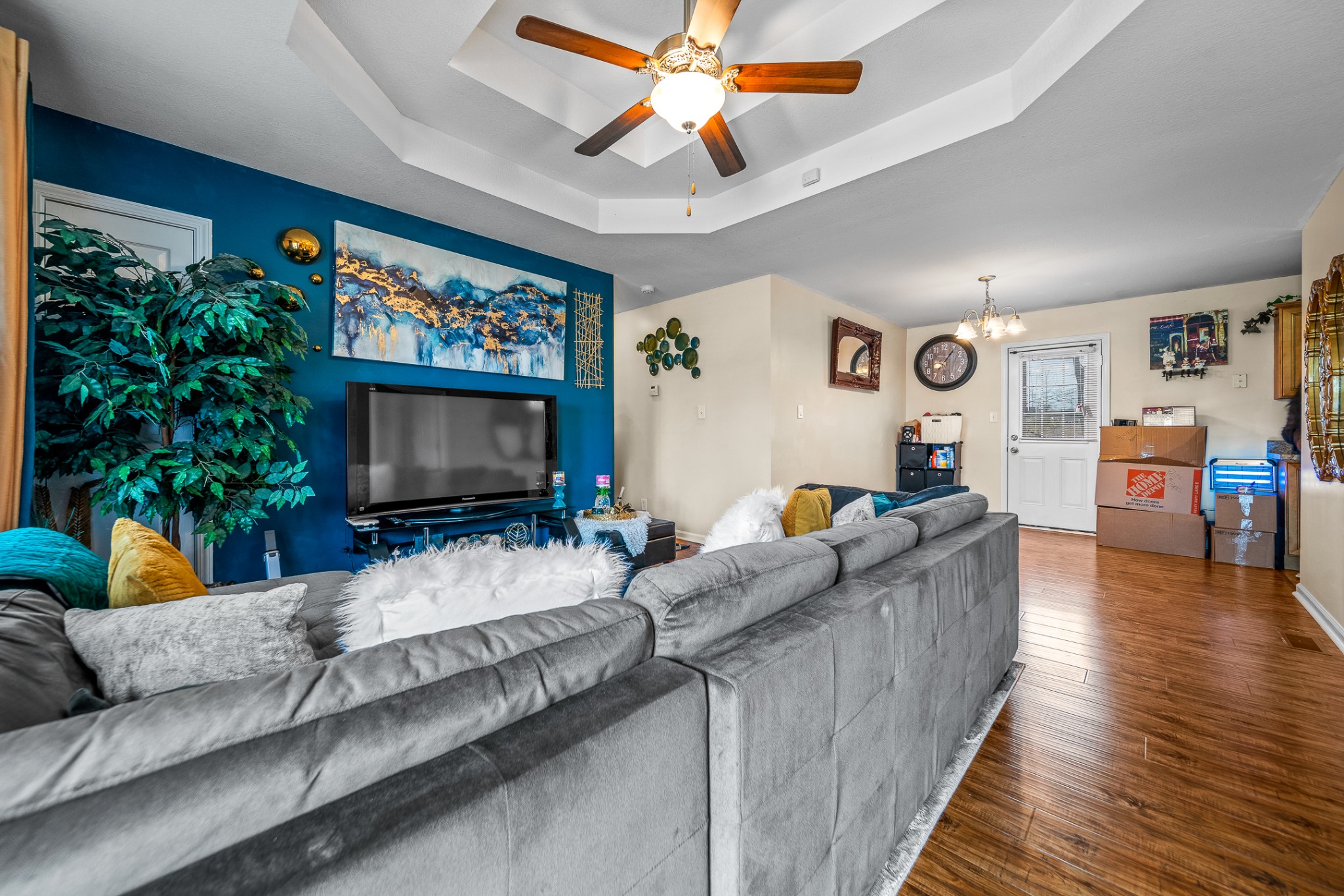 734 Noble Dr