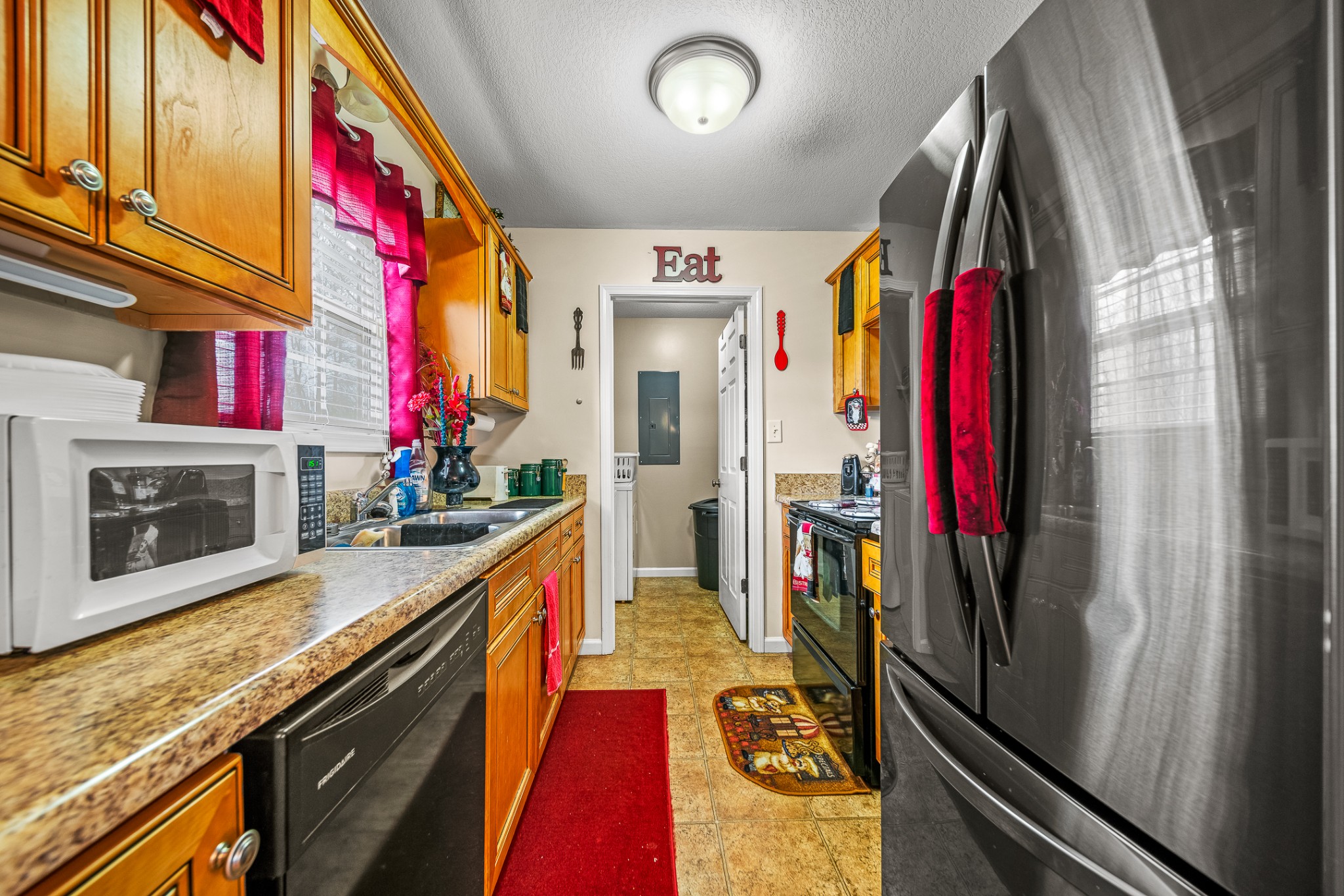 734 Noble Dr