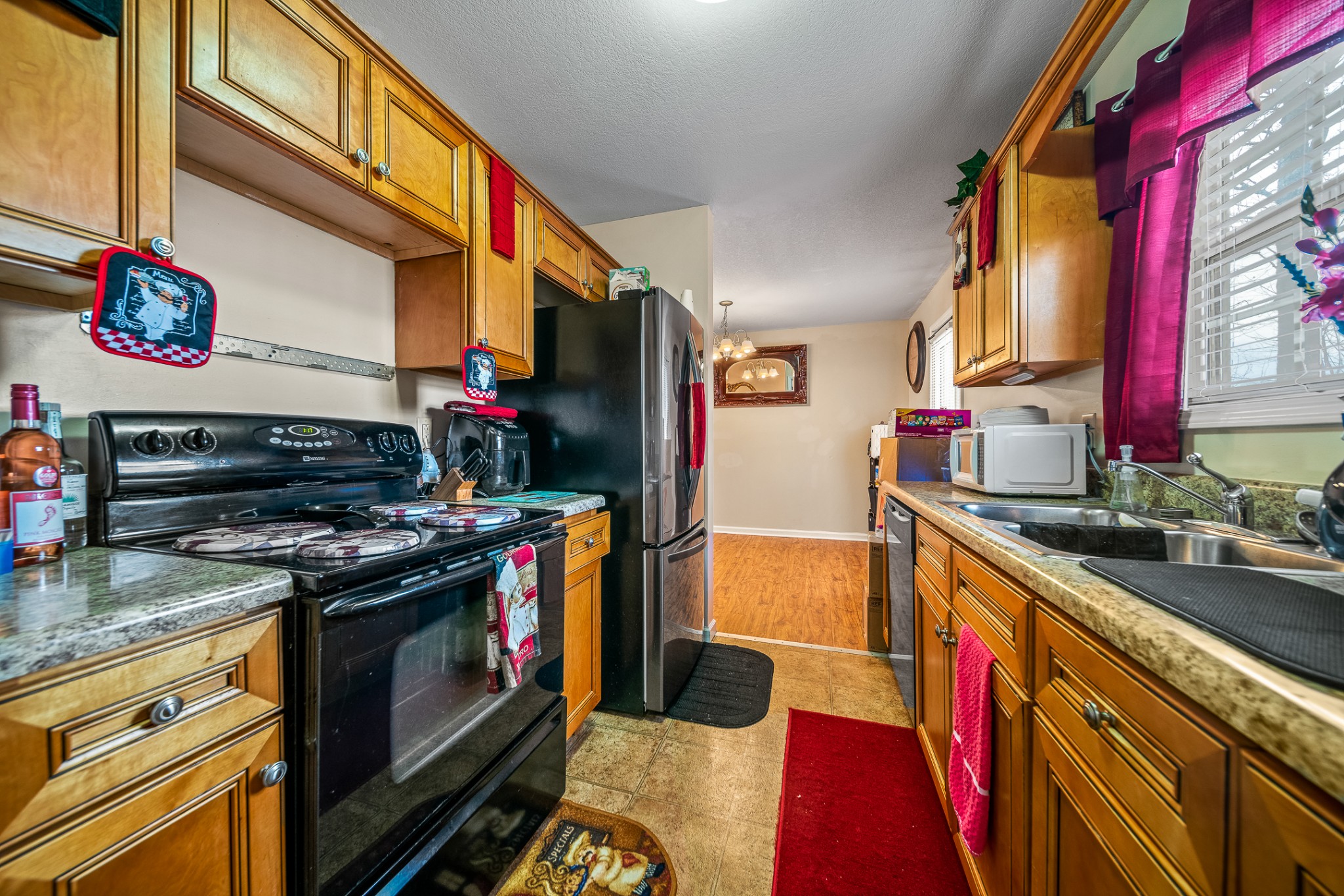 734 Noble Dr