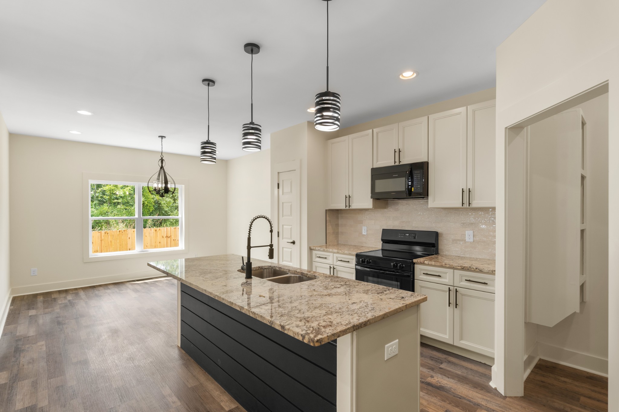 1117 Westchester Dr