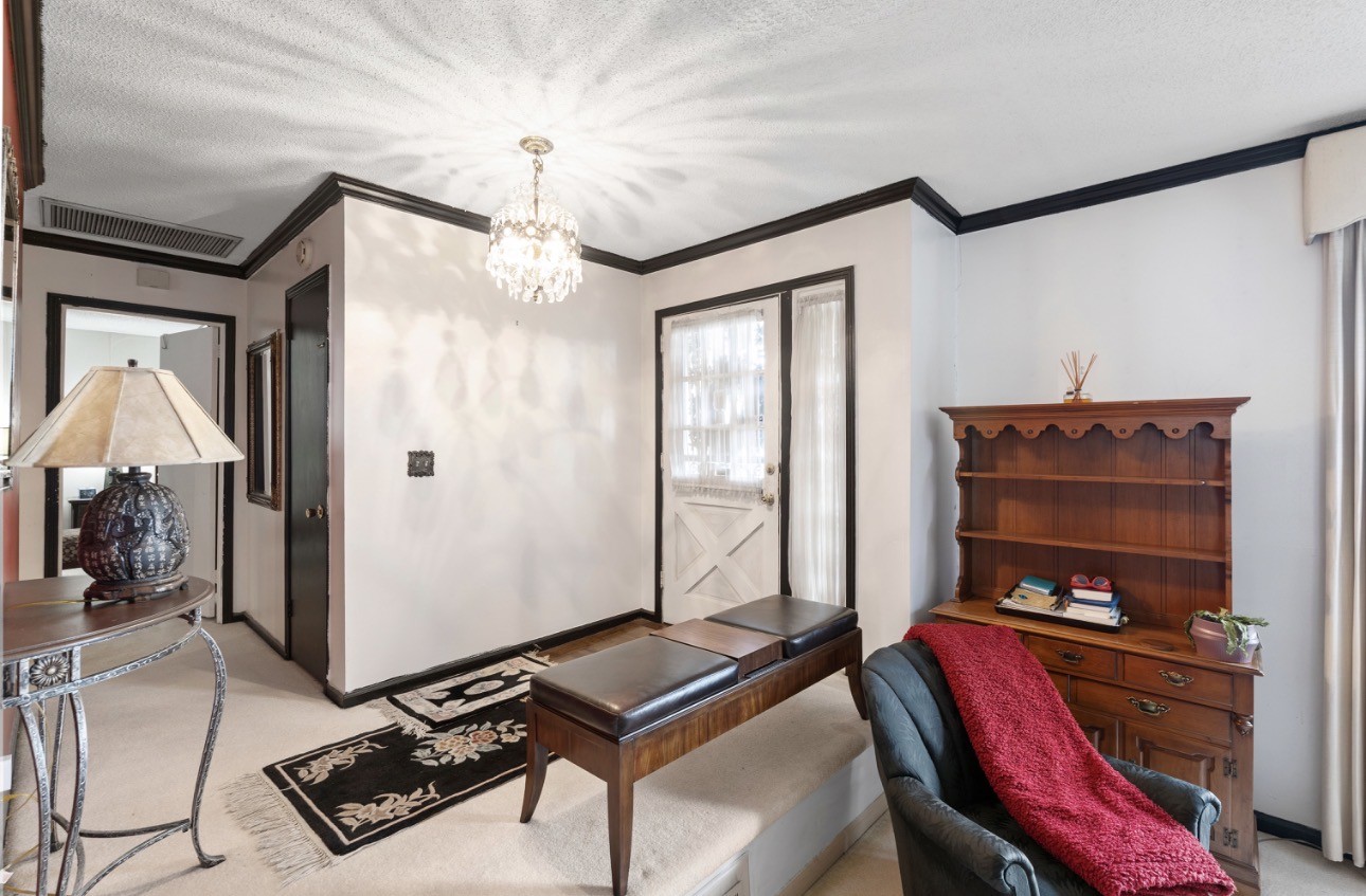 2931 Walnut Crest Dr