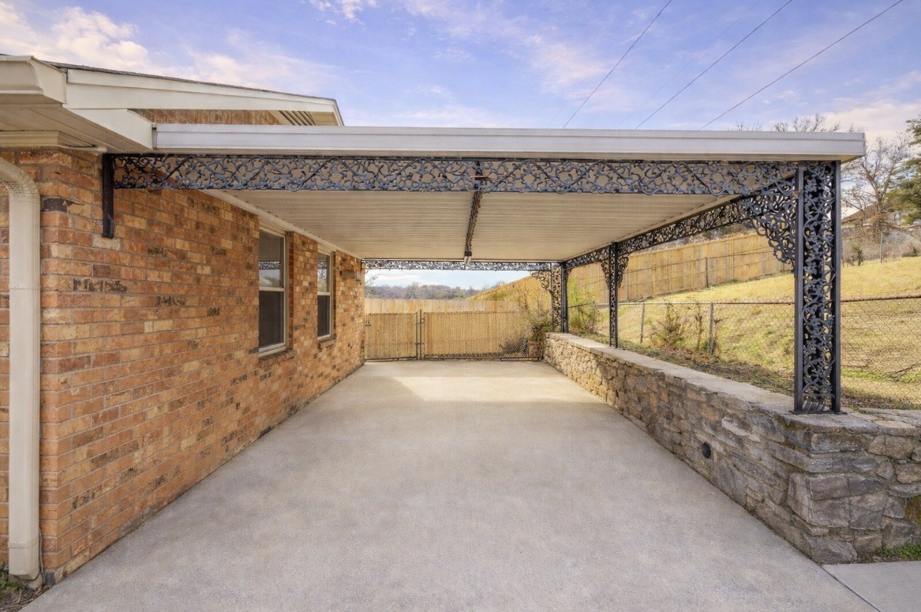 2931 Walnut Crest Dr