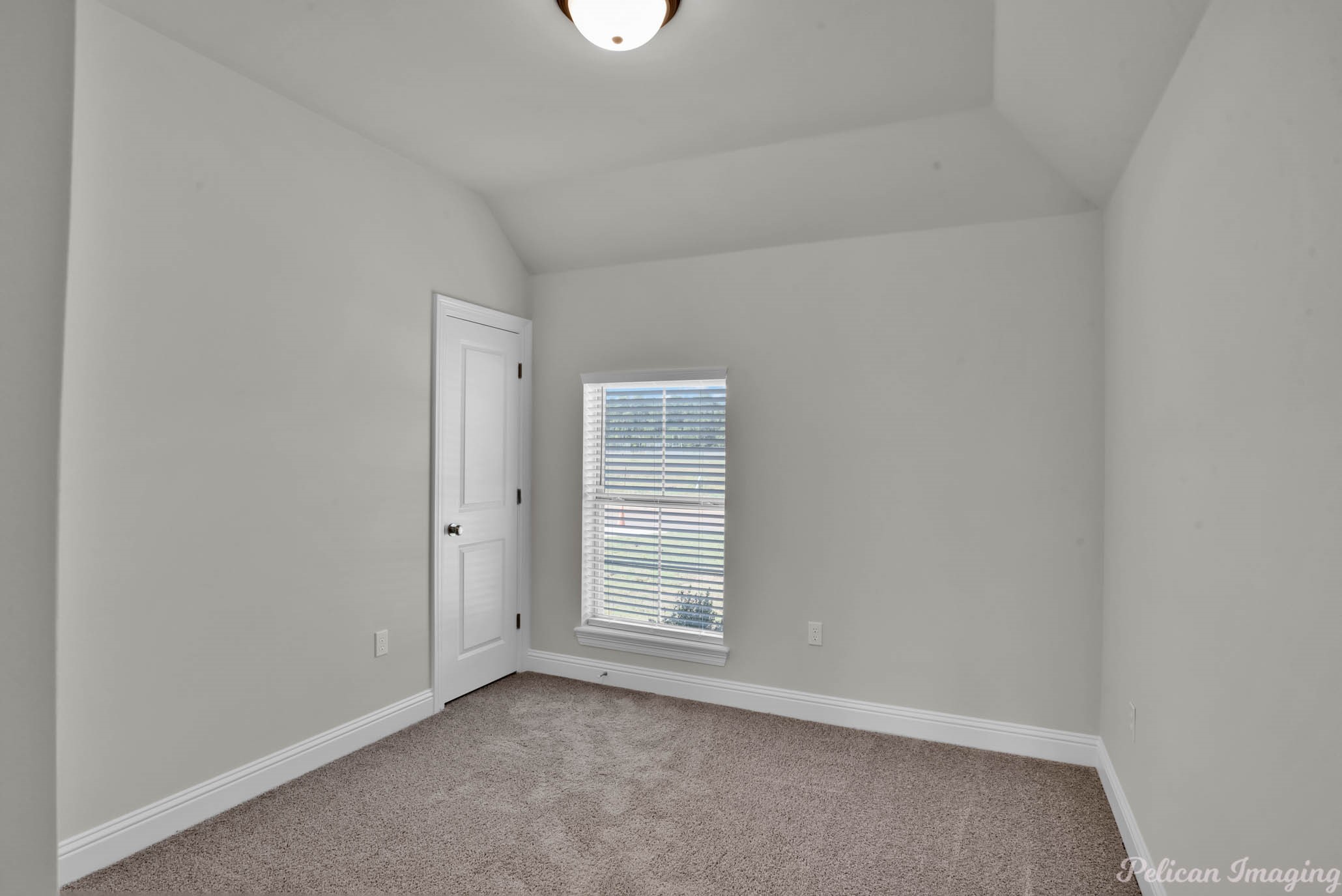572 Brunswick Gardens Street