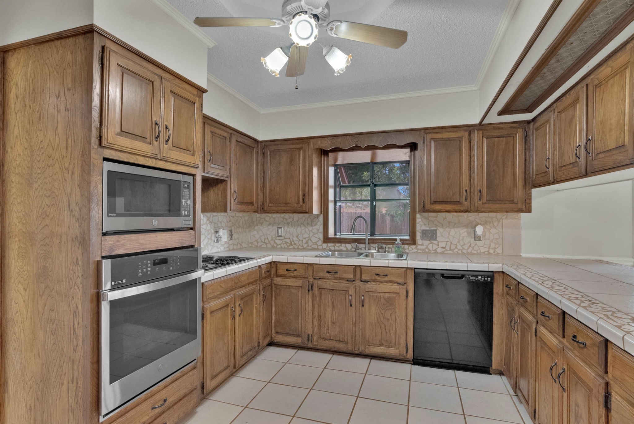 2514 Fieldwood Circle
