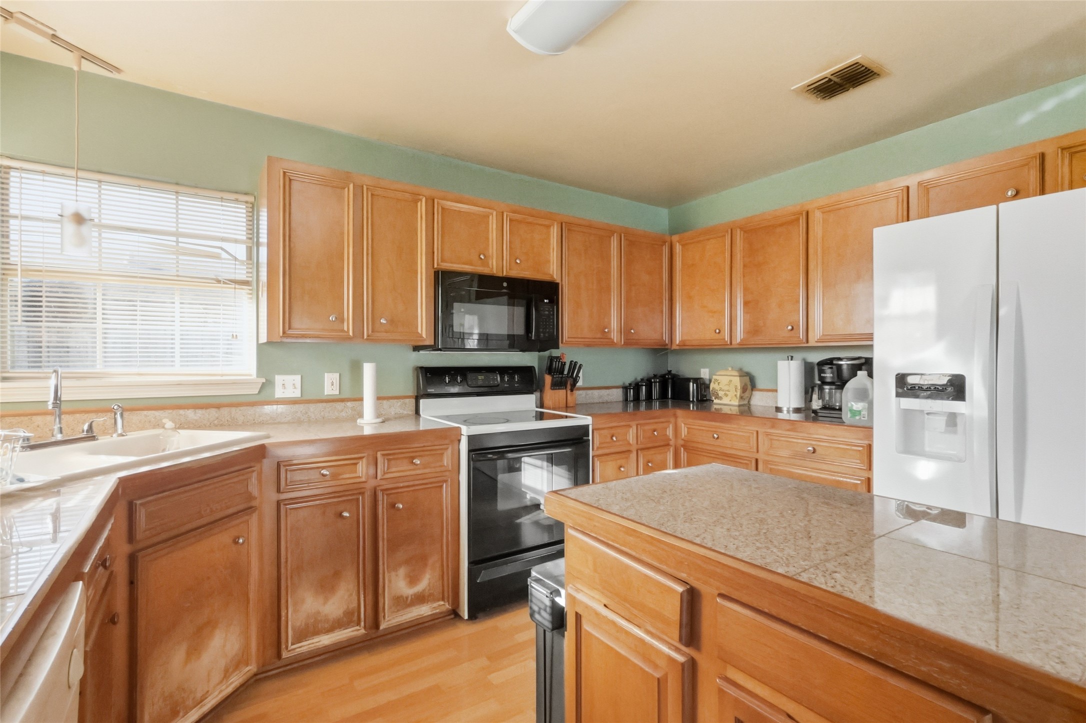 4907 General Ashley Drive