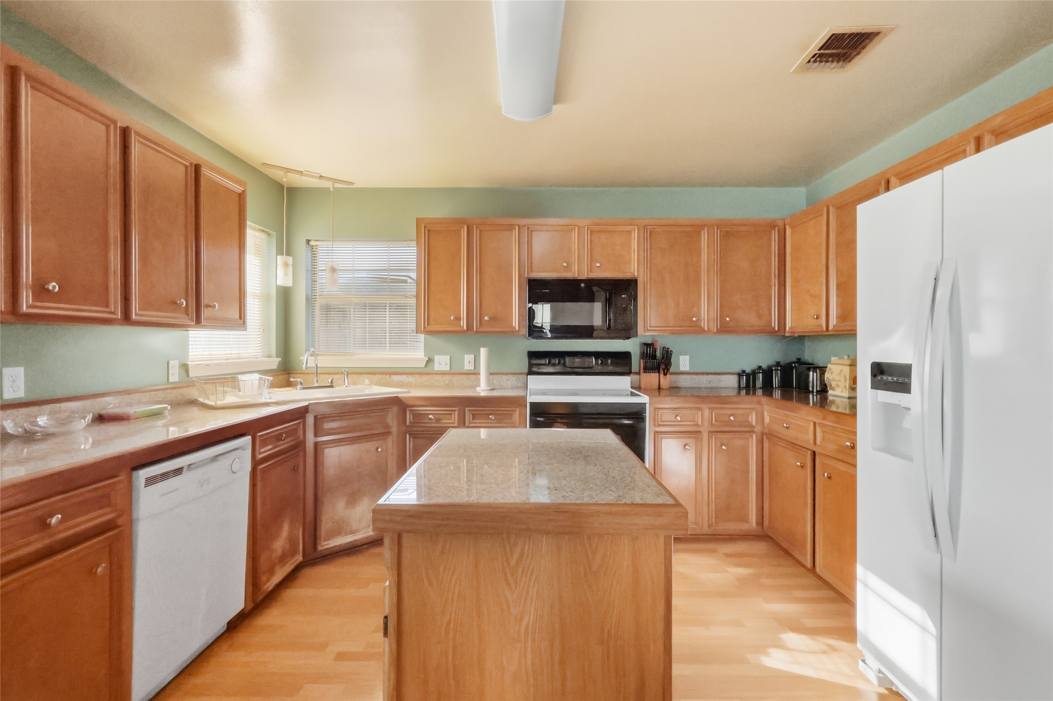 4907 General Ashley Drive