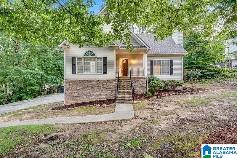 1812 STRAWBERRY LANE