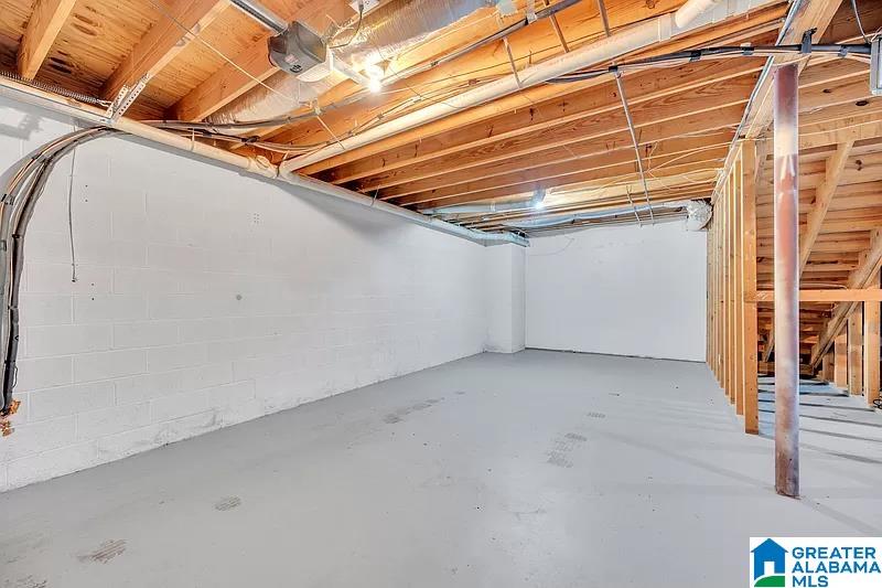 1812 STRAWBERRY LANE
