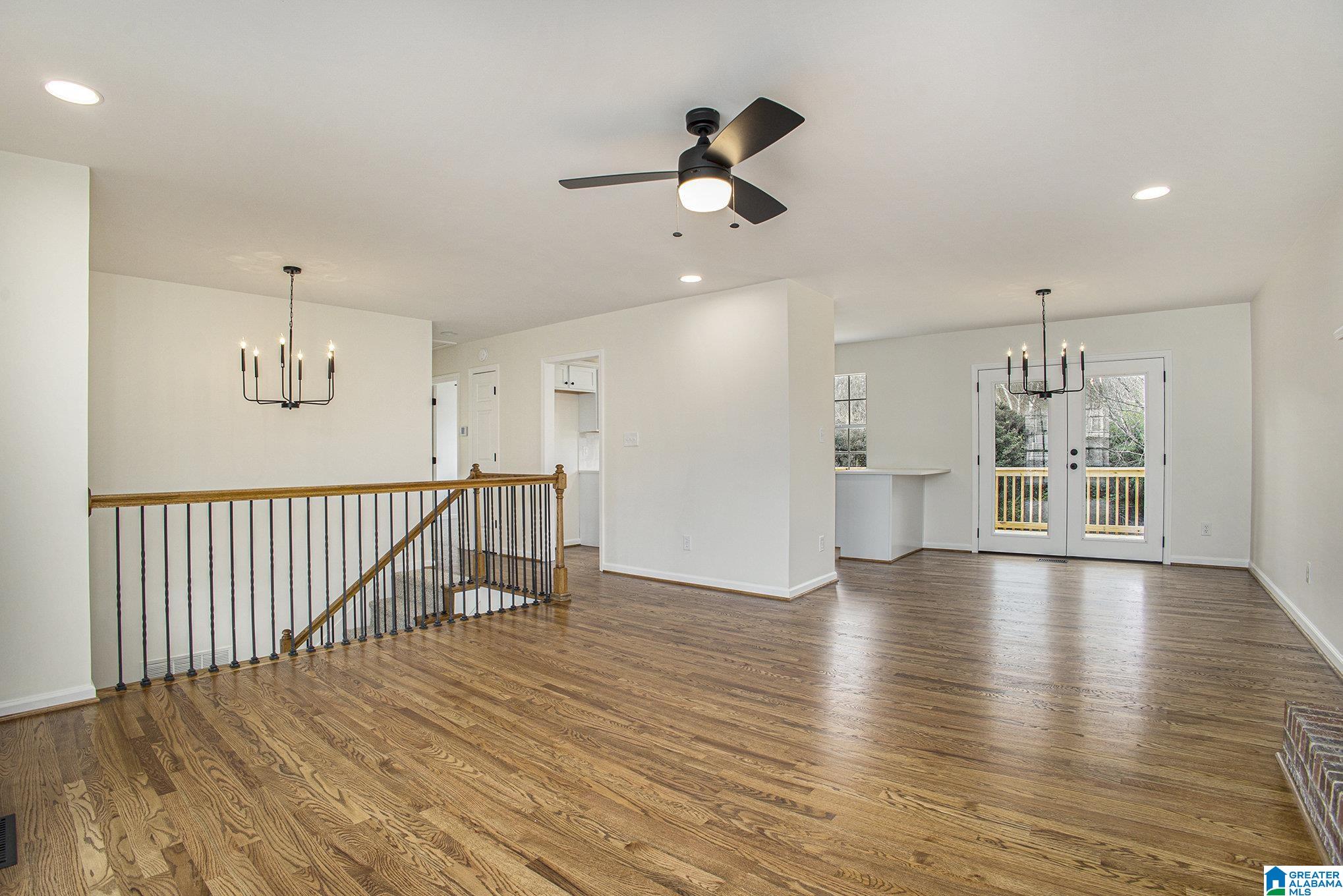 119 DOLPHIN COURT