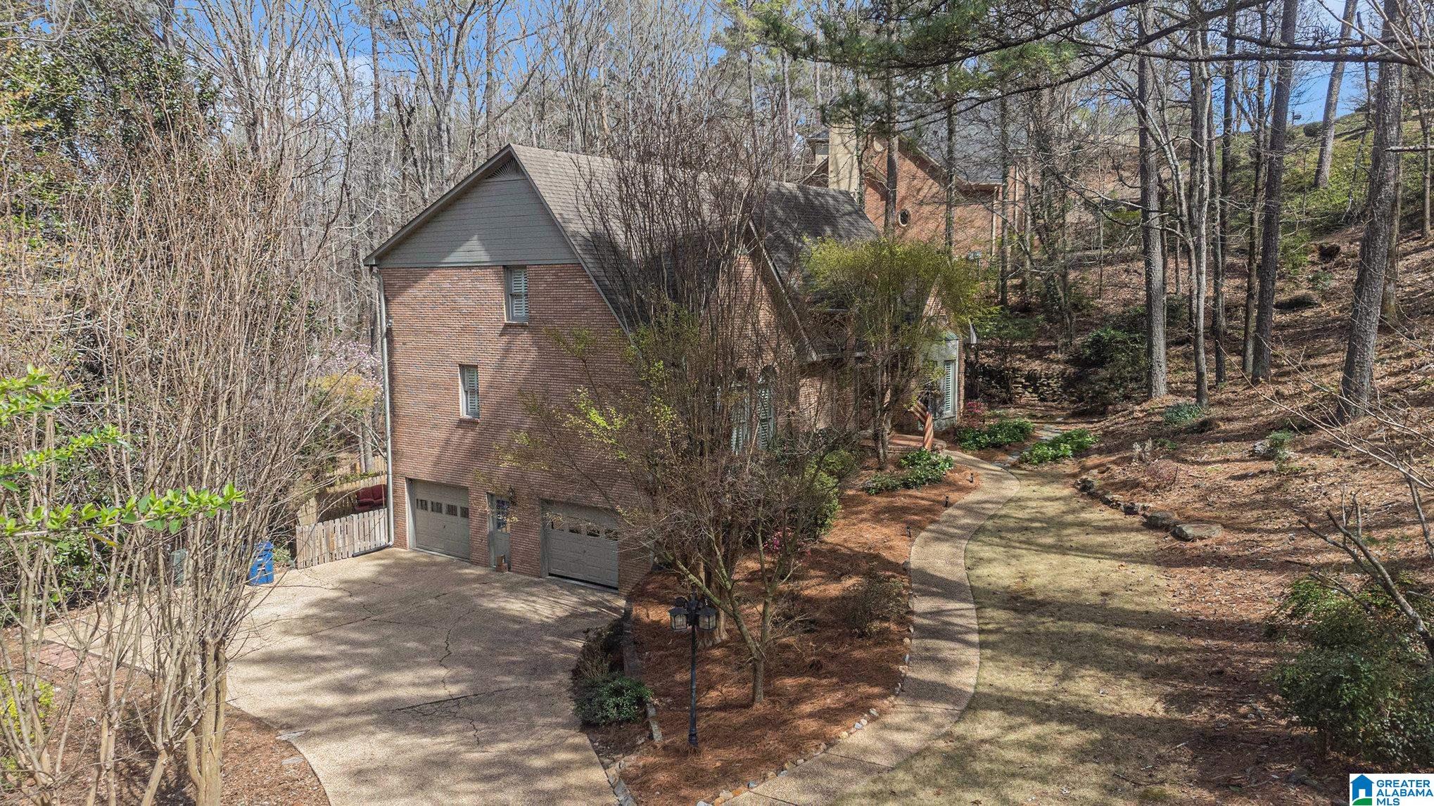 1562 FAIRWAY VIEW DRIVE