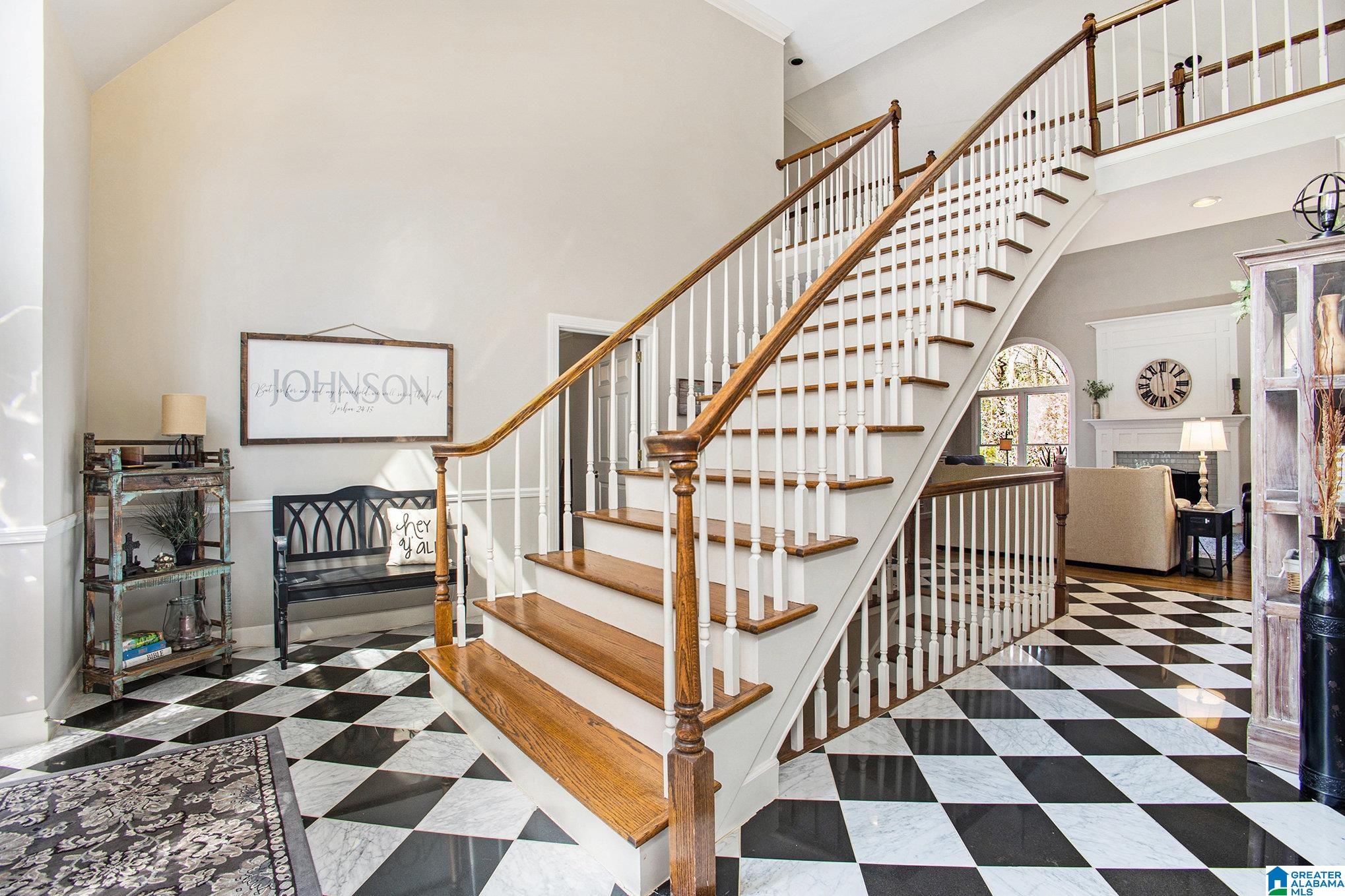 1562 FAIRWAY VIEW DRIVE