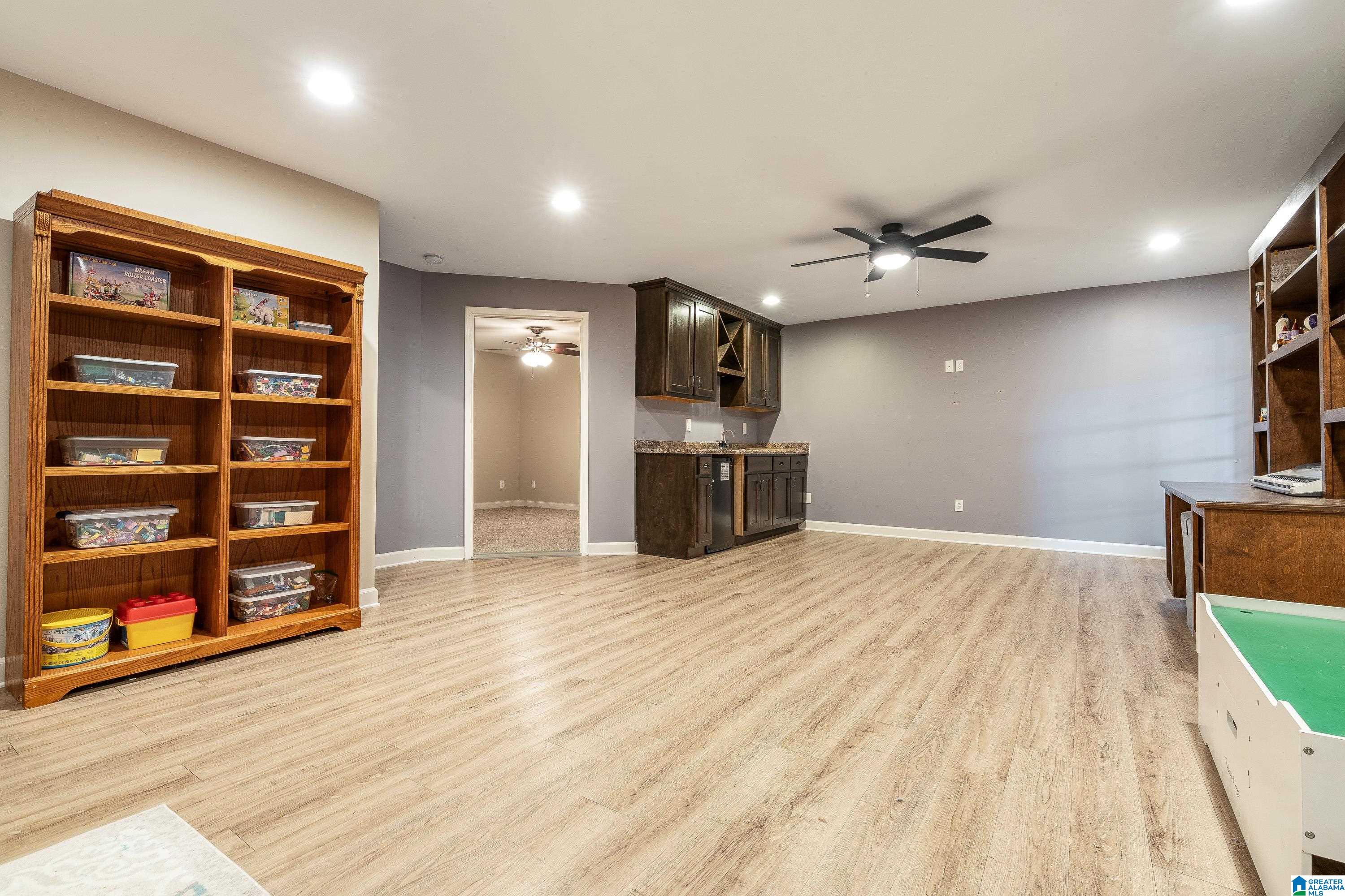 915 BROOKHAVEN DRIVE