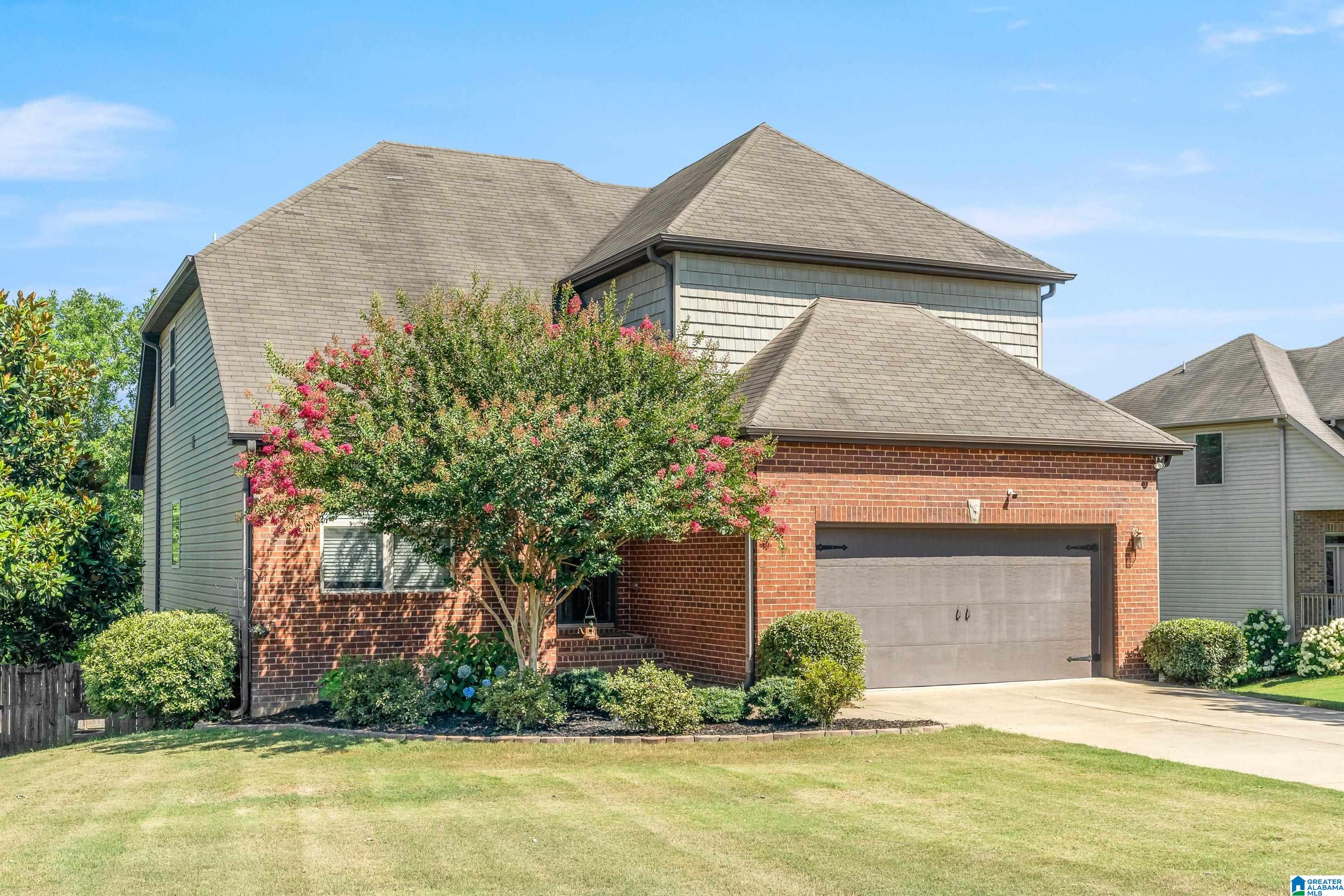915 BROOKHAVEN DRIVE