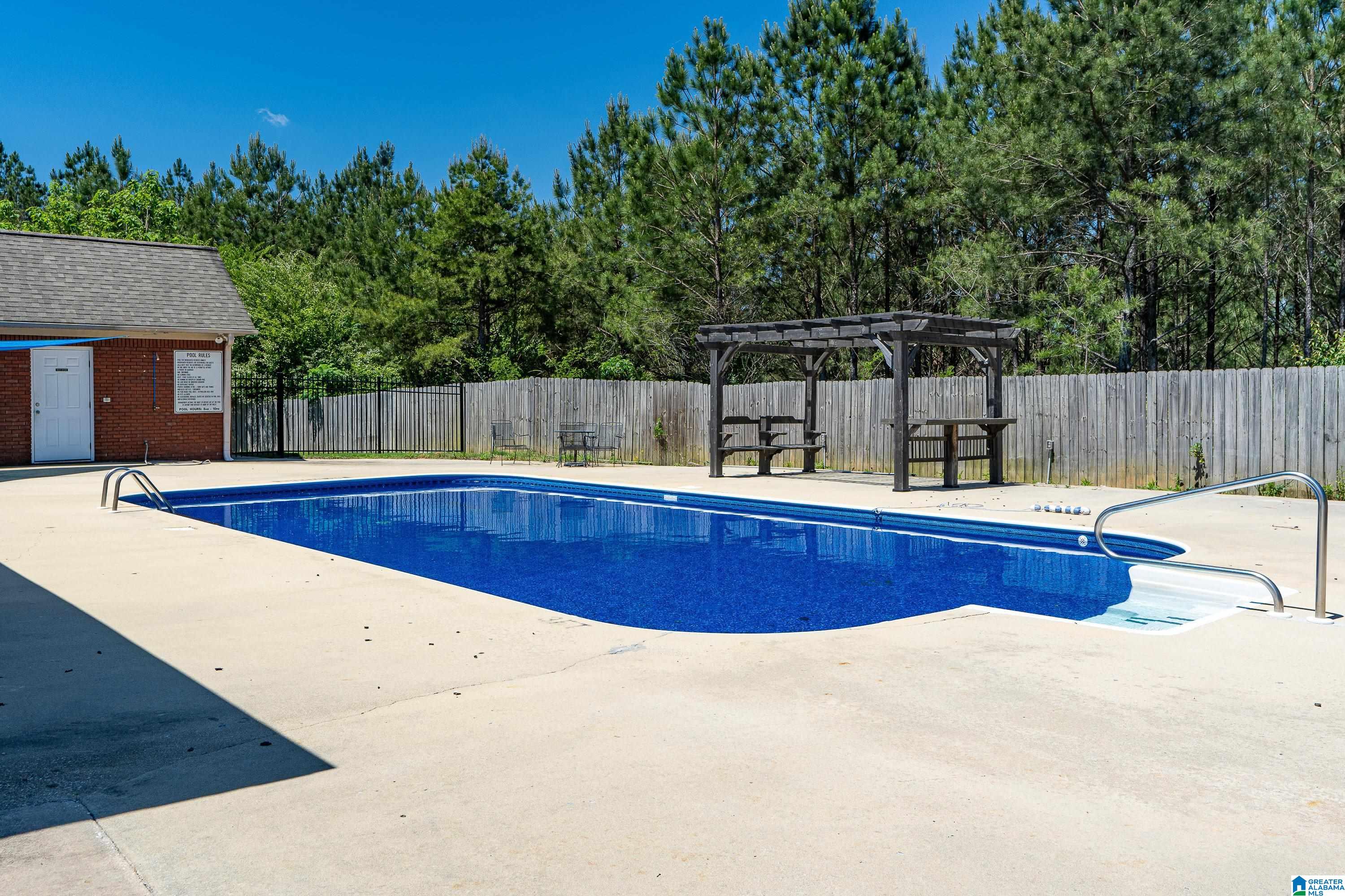 915 BROOKHAVEN DRIVE