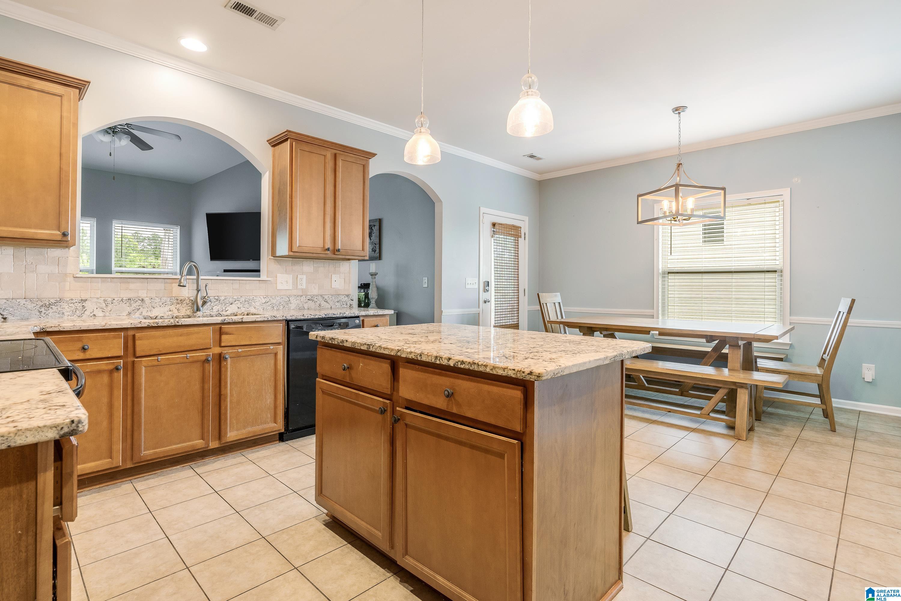 915 BROOKHAVEN DRIVE