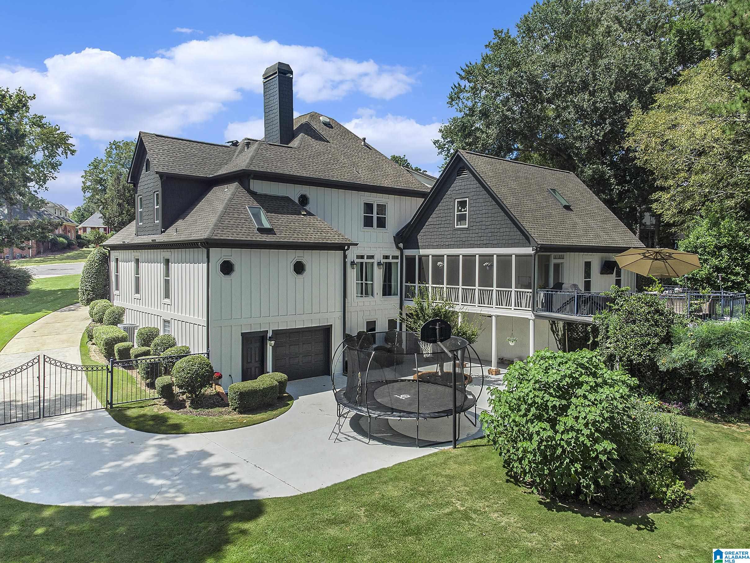 705 OAKLINE CIRCLE
