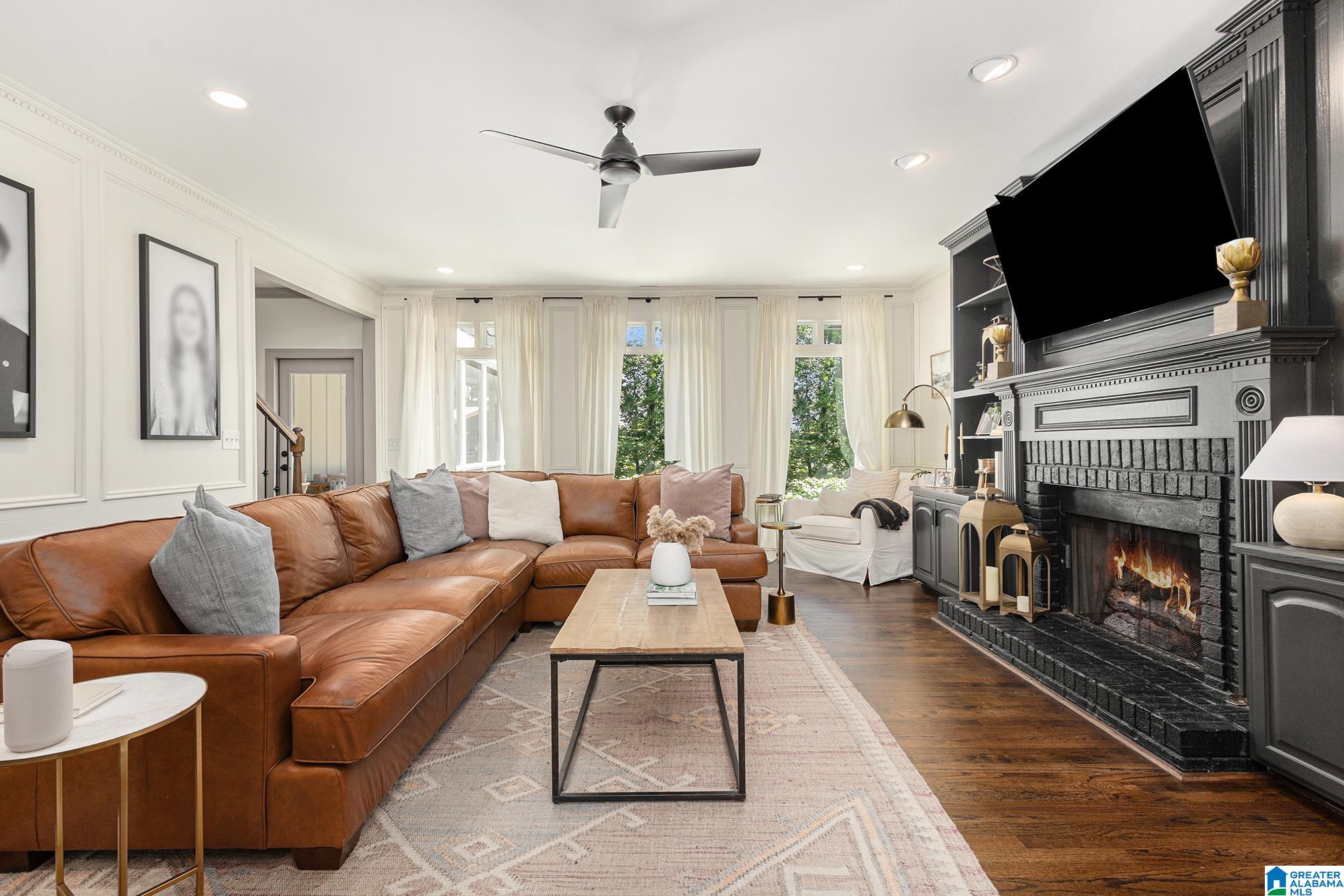 705 OAKLINE CIRCLE