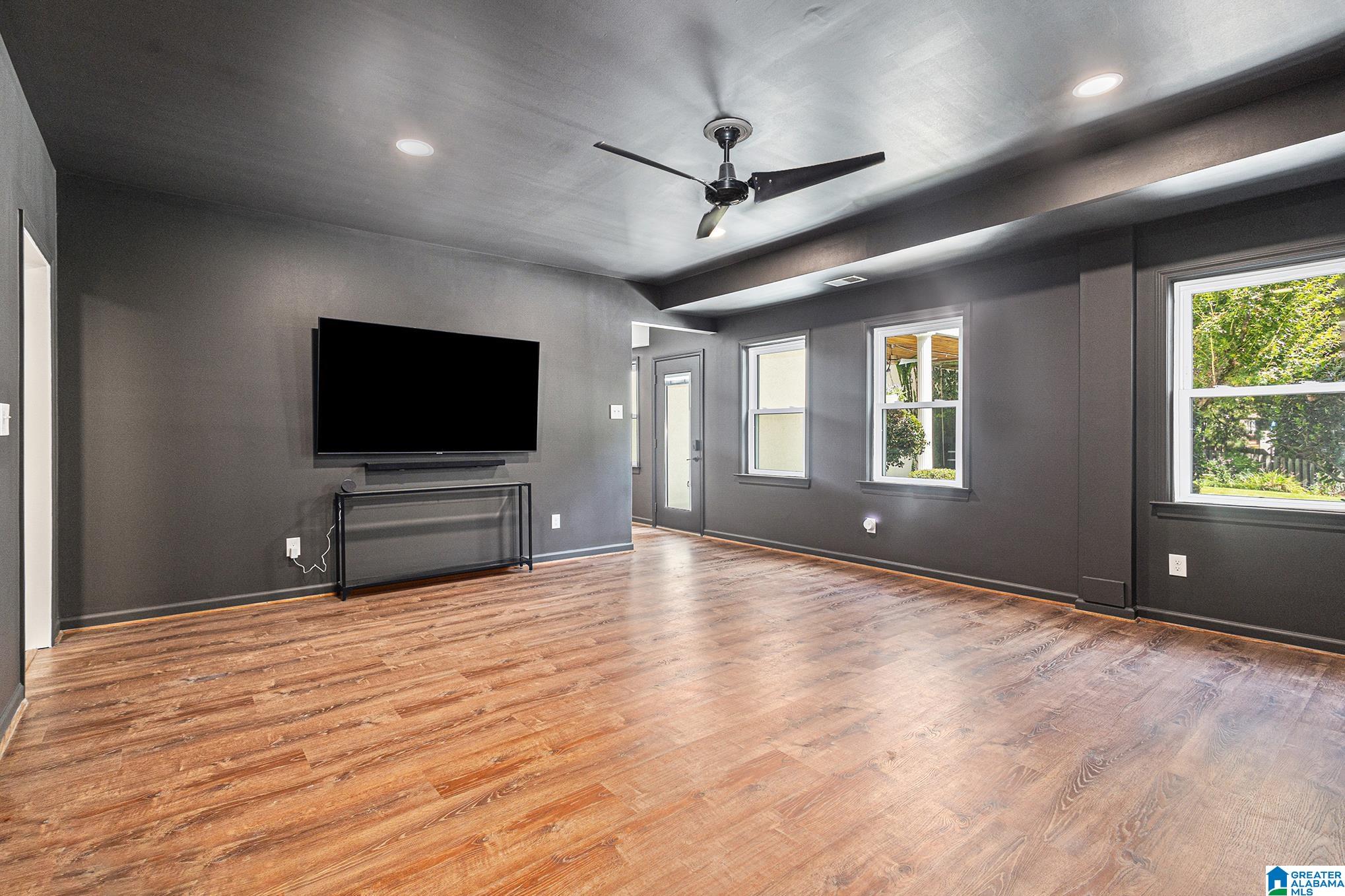 705 OAKLINE CIRCLE
