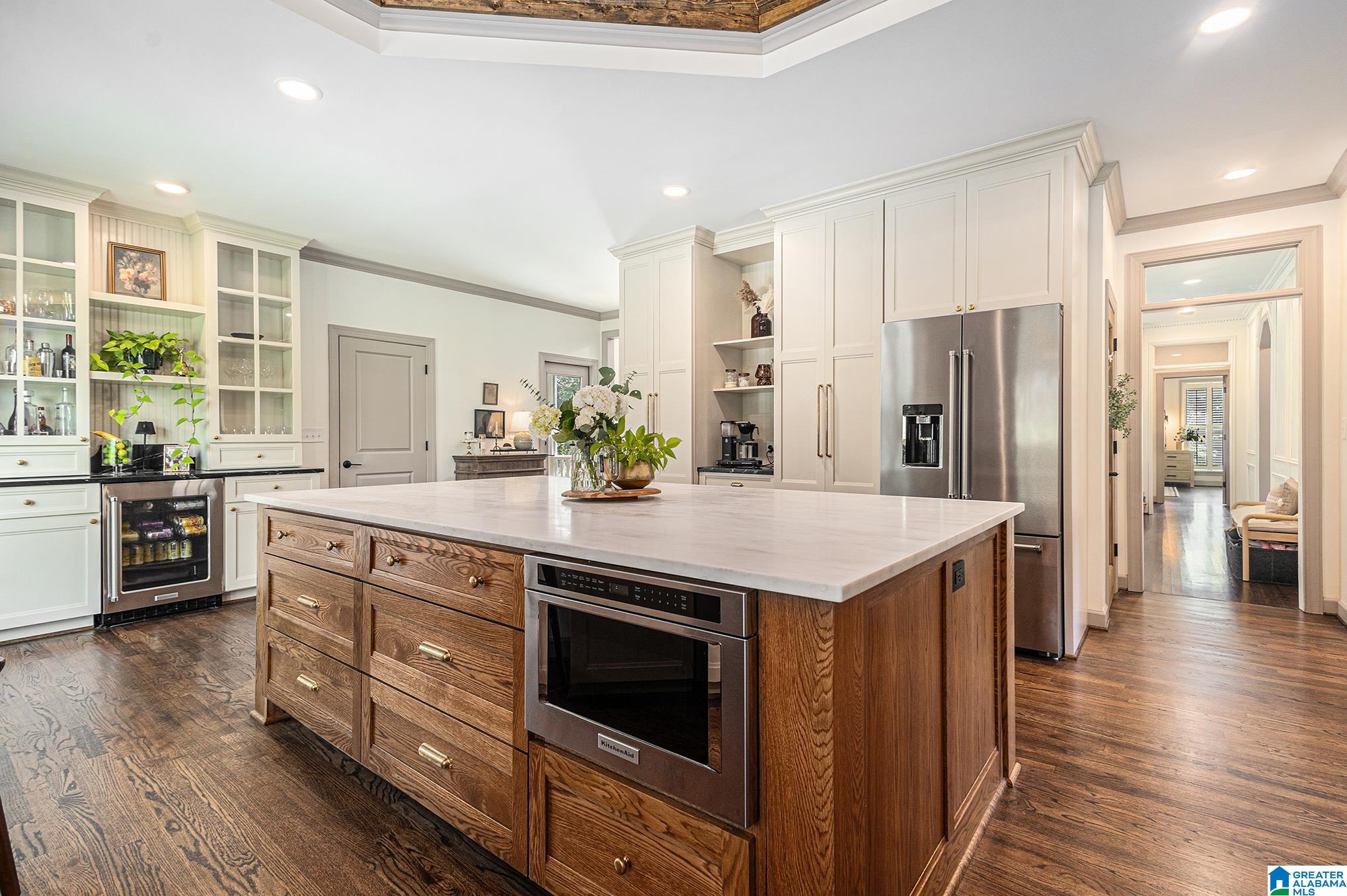705 OAKLINE CIRCLE