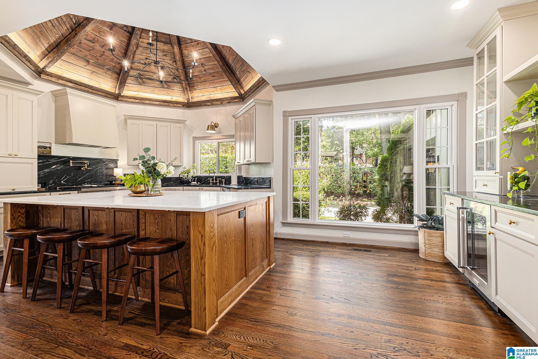 705 OAKLINE CIRCLE