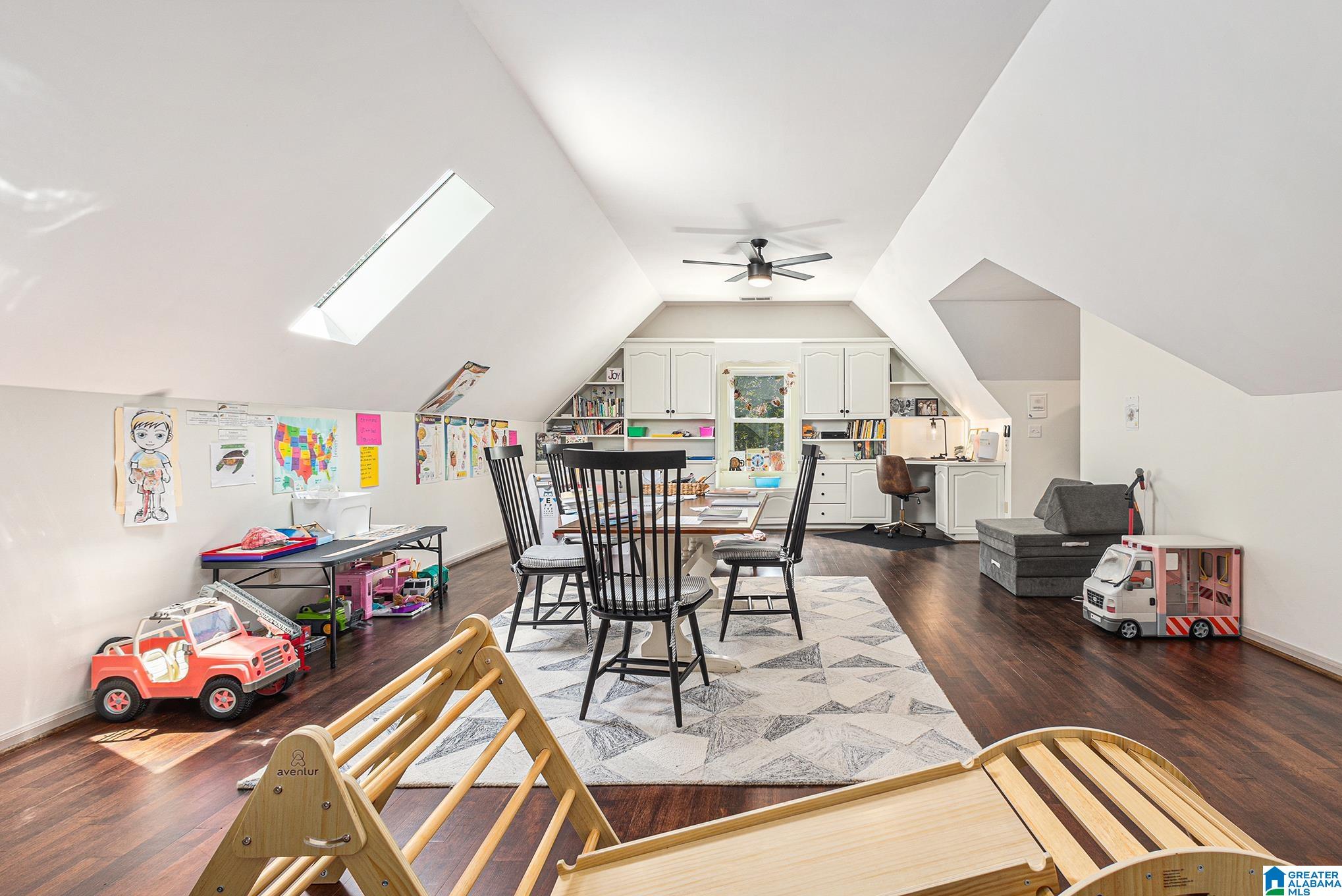 705 OAKLINE CIRCLE