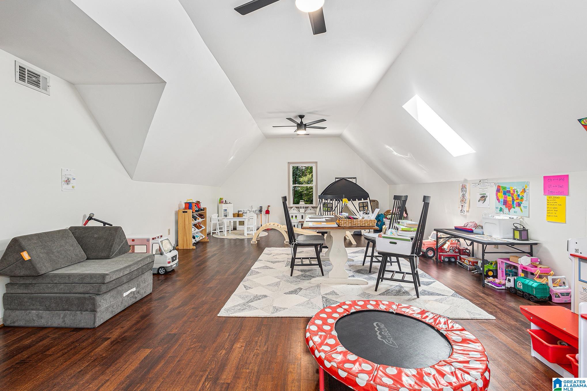 705 OAKLINE CIRCLE