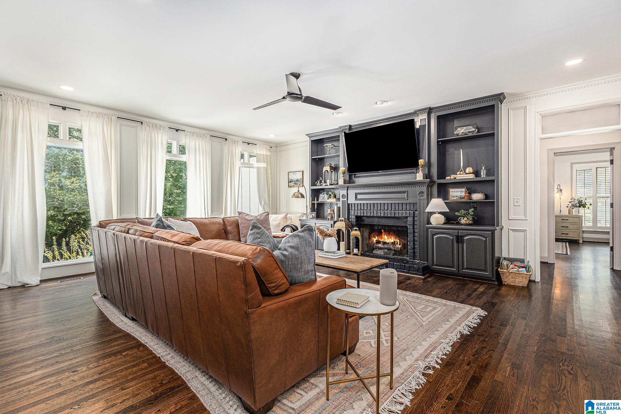 705 OAKLINE CIRCLE