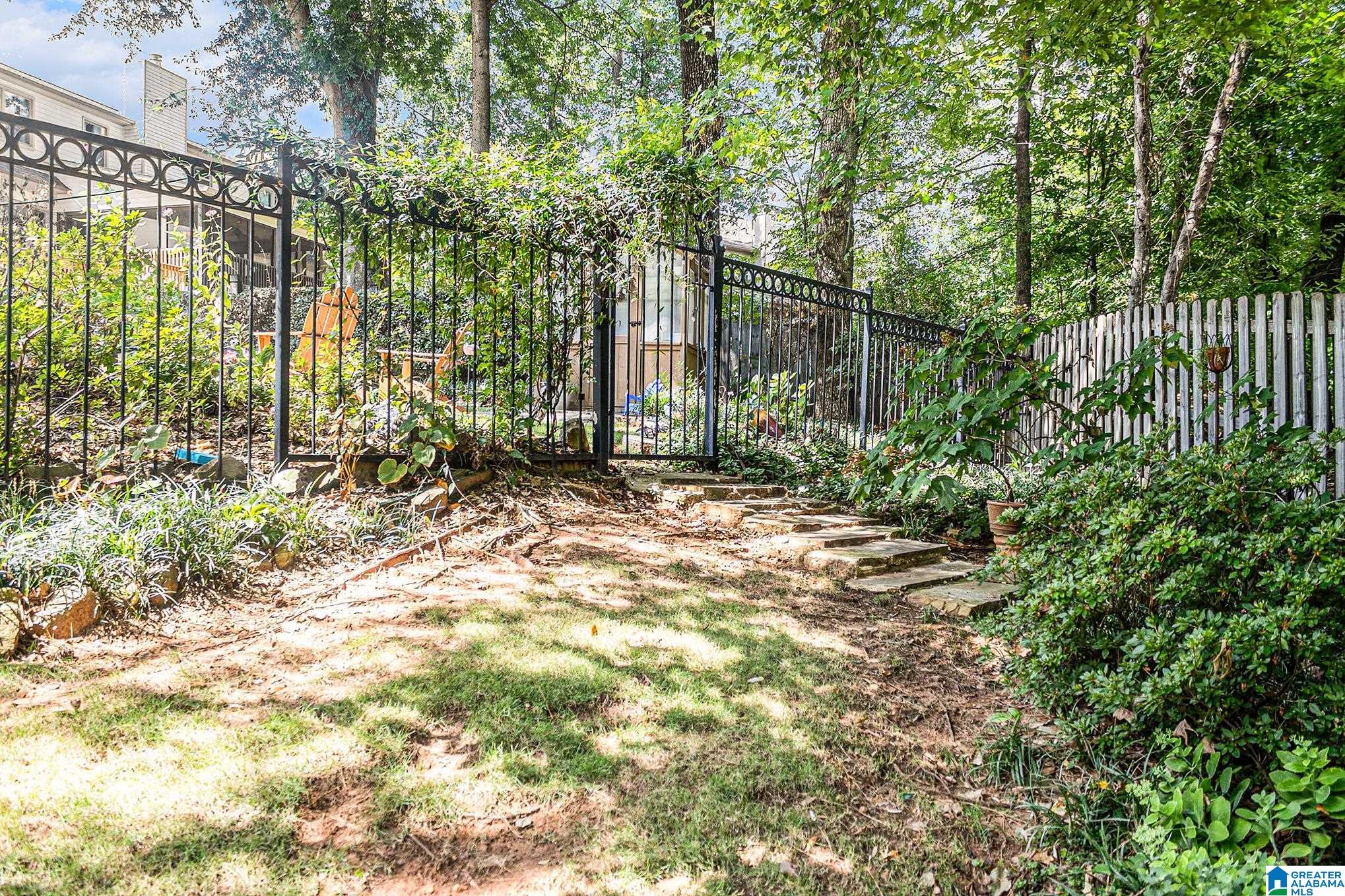 705 OAKLINE CIRCLE