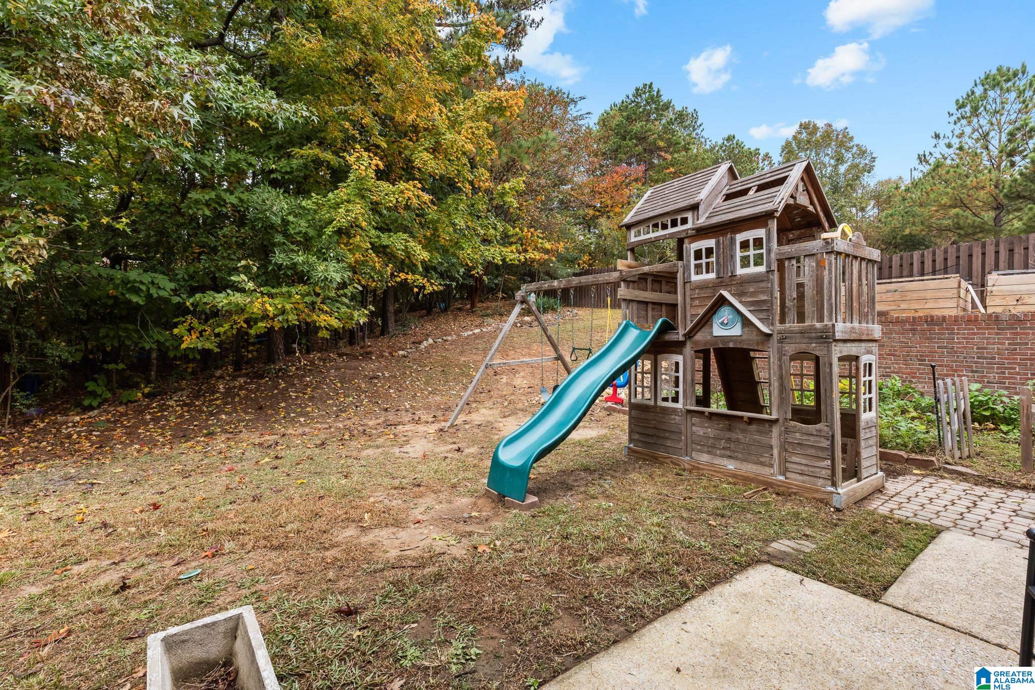 561 WHITE STONE WAY