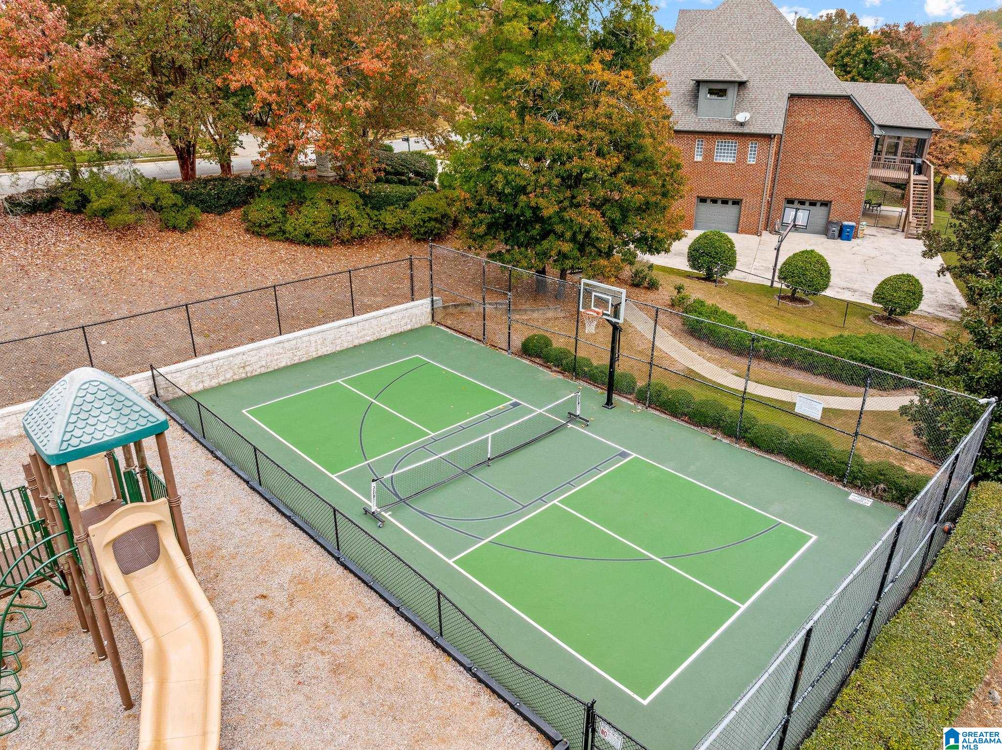 561 WHITE STONE WAY