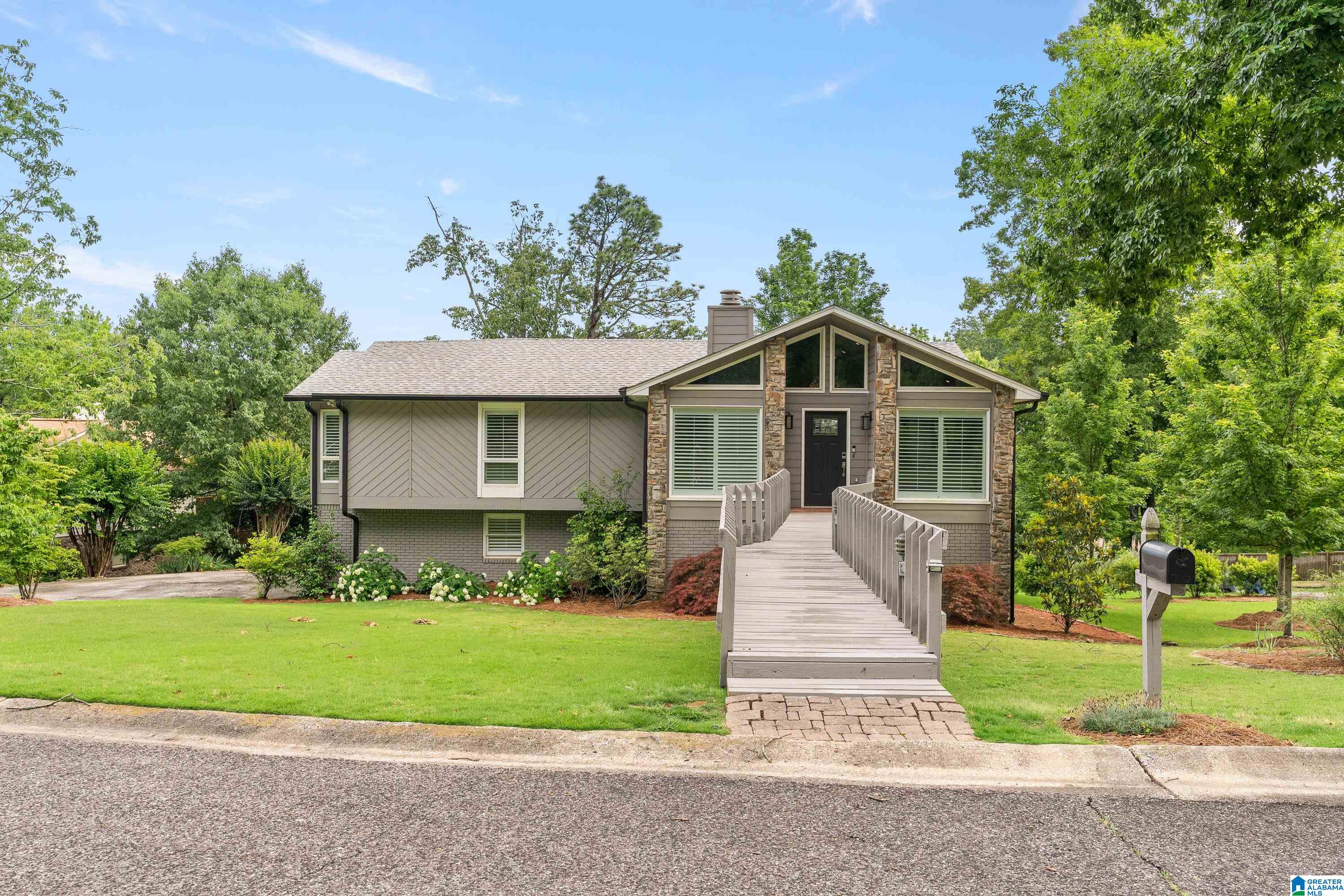 2400 CANDLEBROOK DRIVE