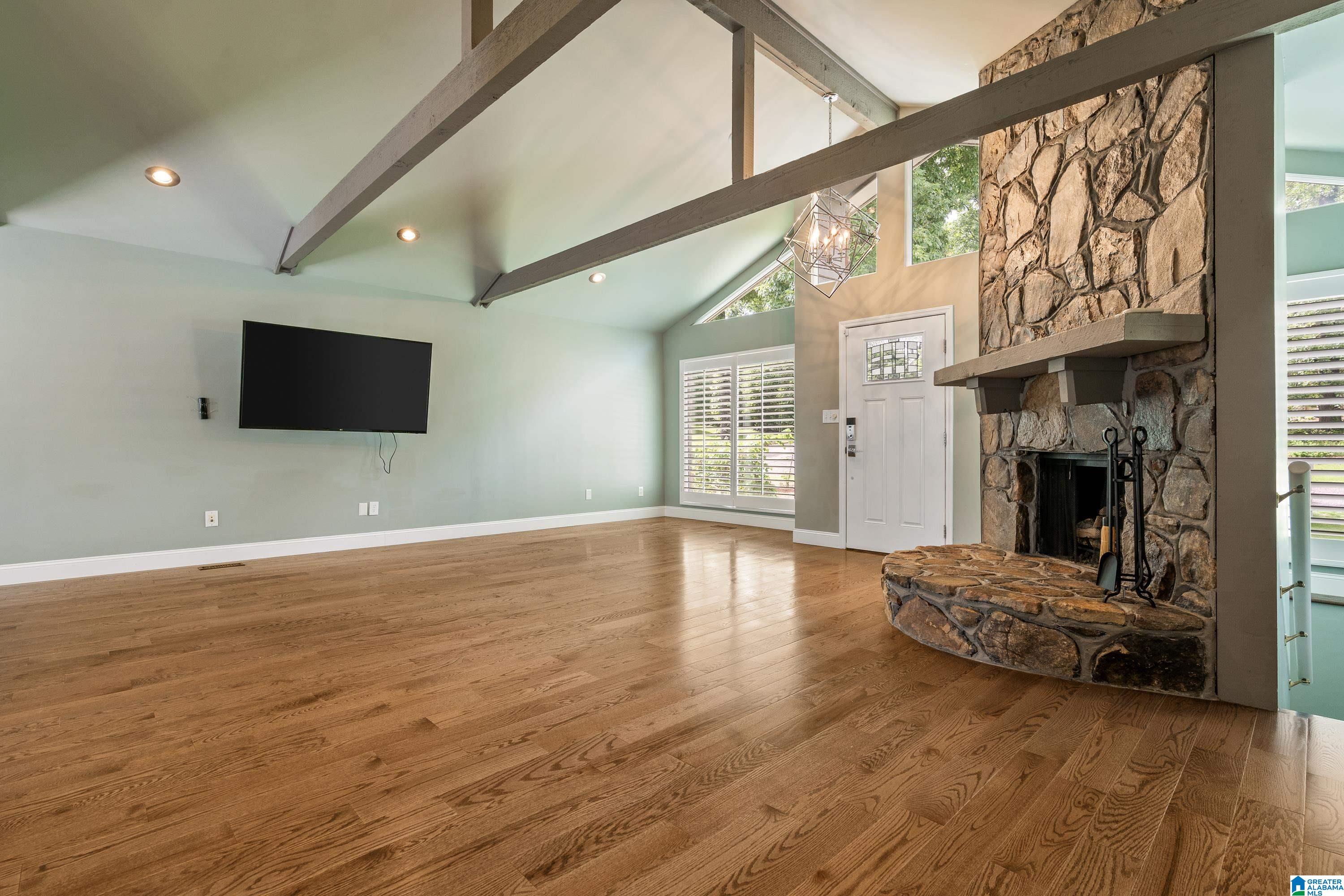 2400 CANDLEBROOK DRIVE