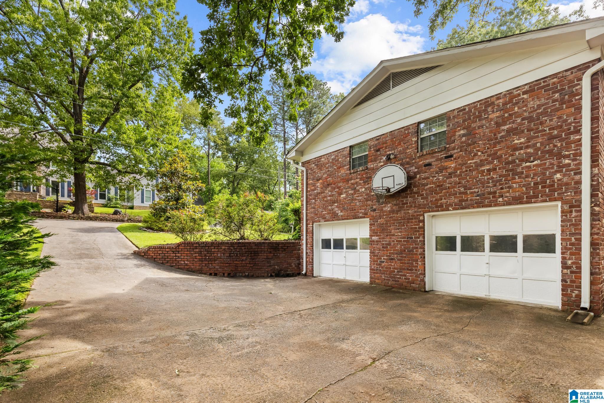 1919 WISTERWOOD DRIVE