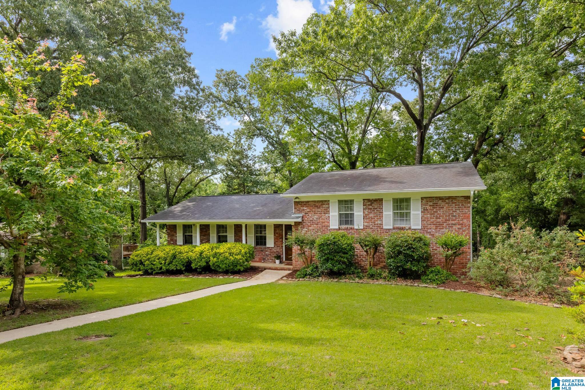 1919 WISTERWOOD DRIVE