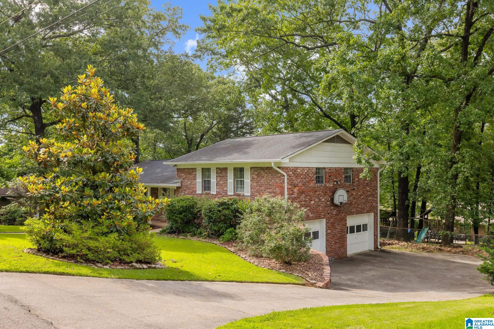 1919 WISTERWOOD DRIVE