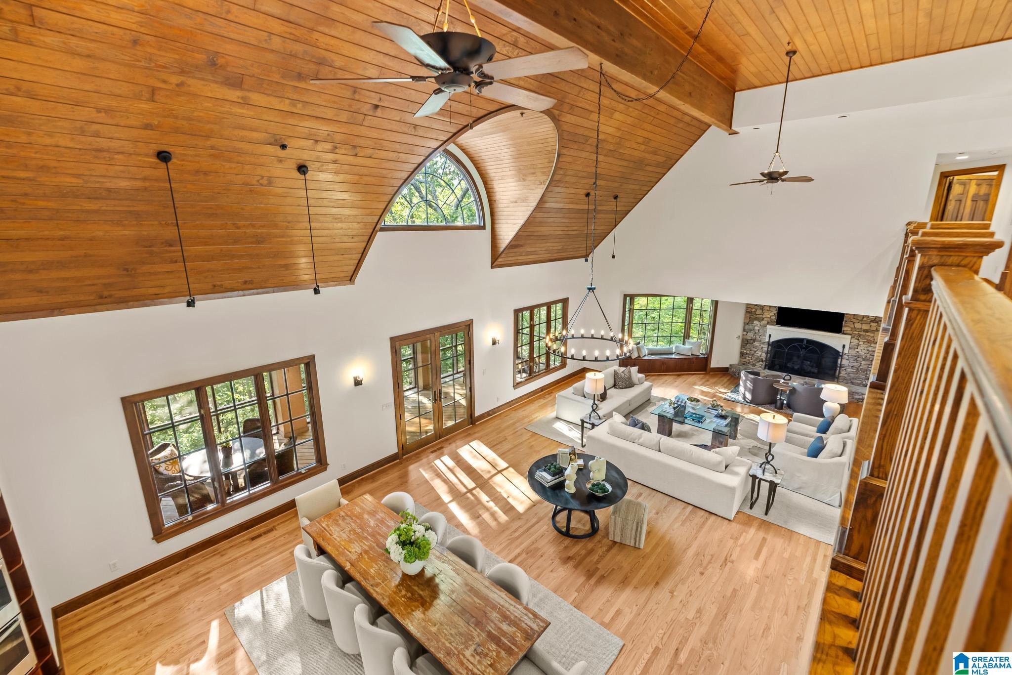 2055 RIDGE LAKE DRIVE