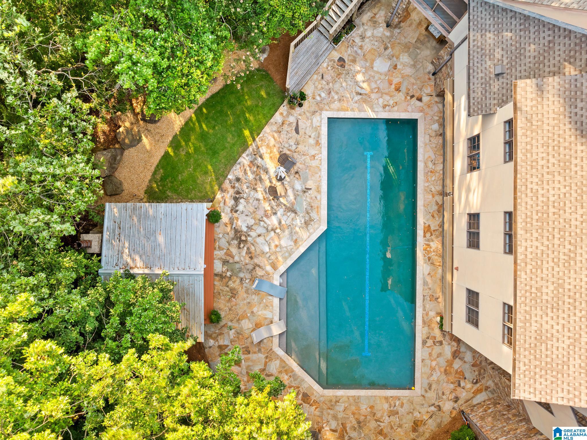 2055 RIDGE LAKE DRIVE