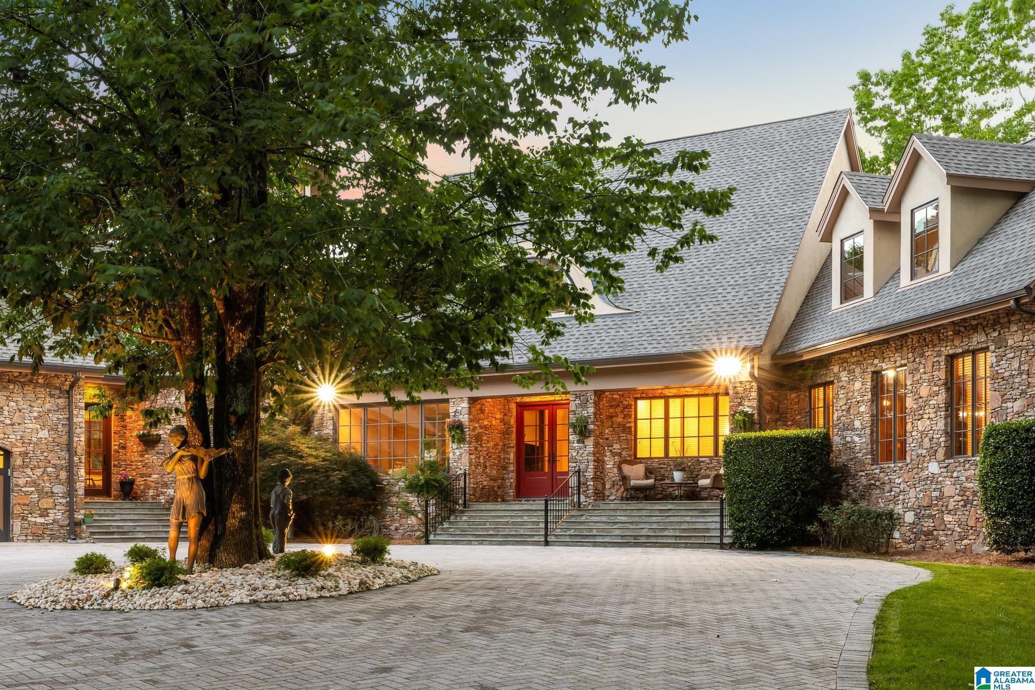 2055 RIDGE LAKE DRIVE