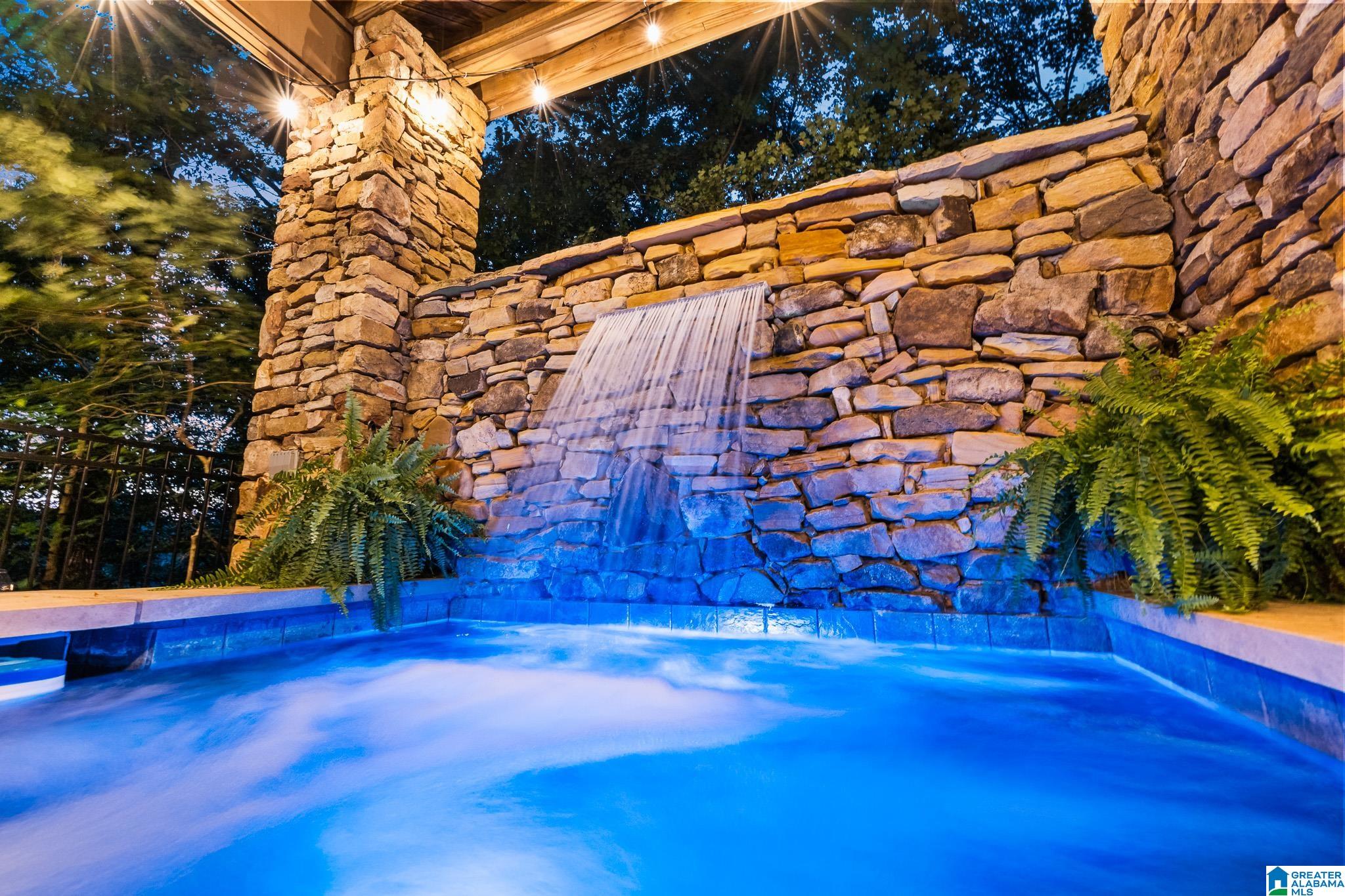 2055 RIDGE LAKE DRIVE