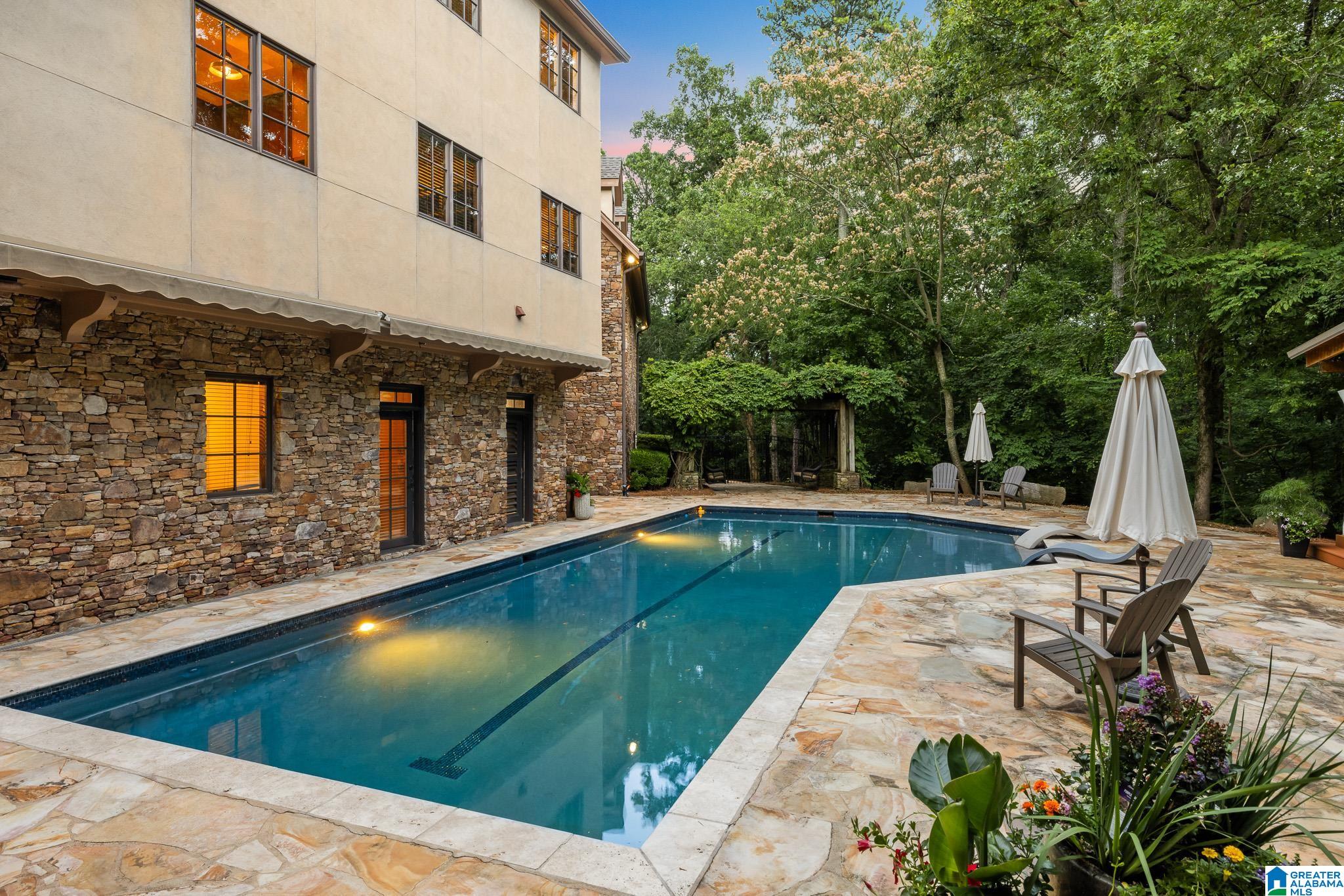 2055 RIDGE LAKE DRIVE