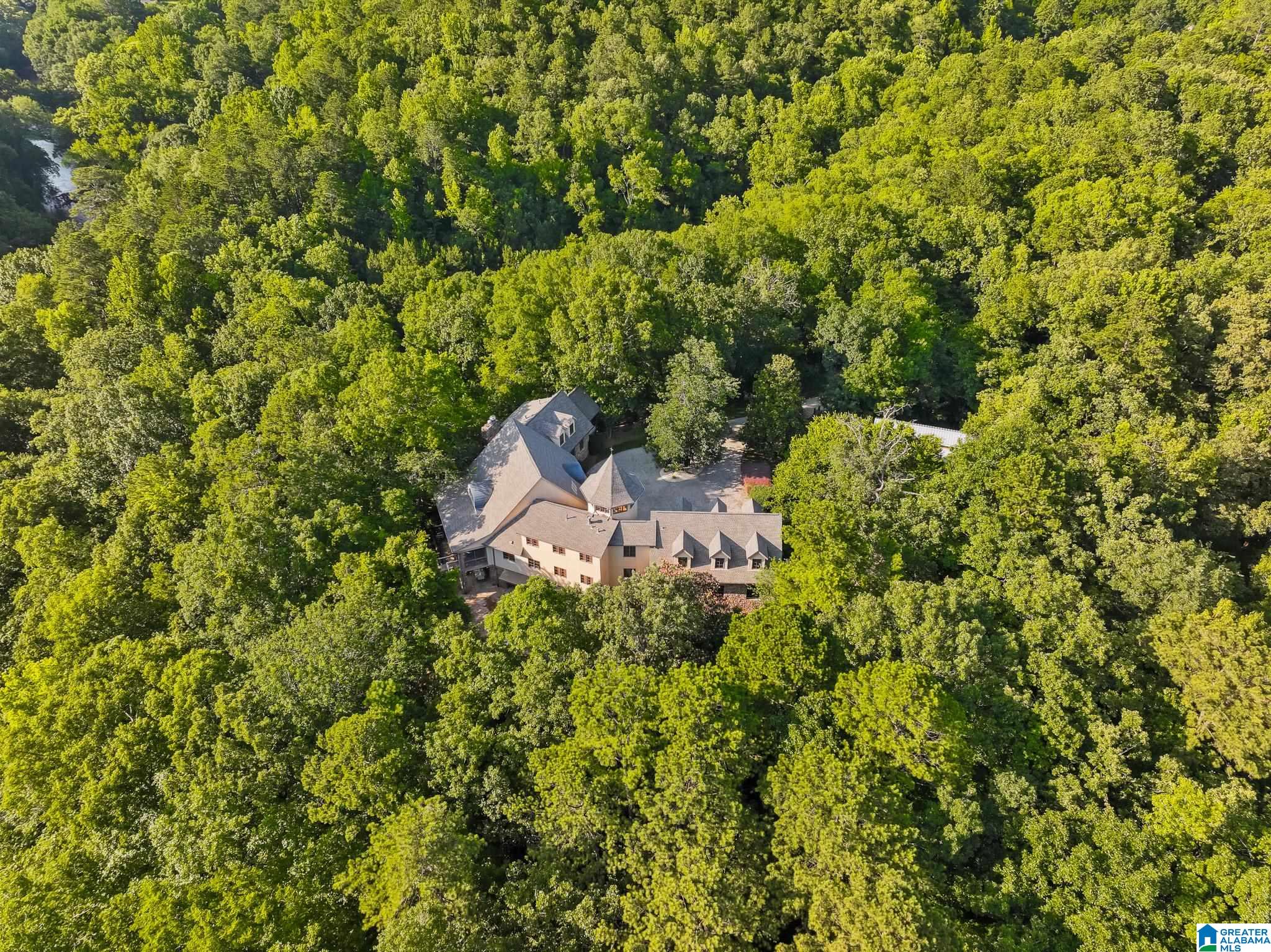 2055 RIDGE LAKE DRIVE